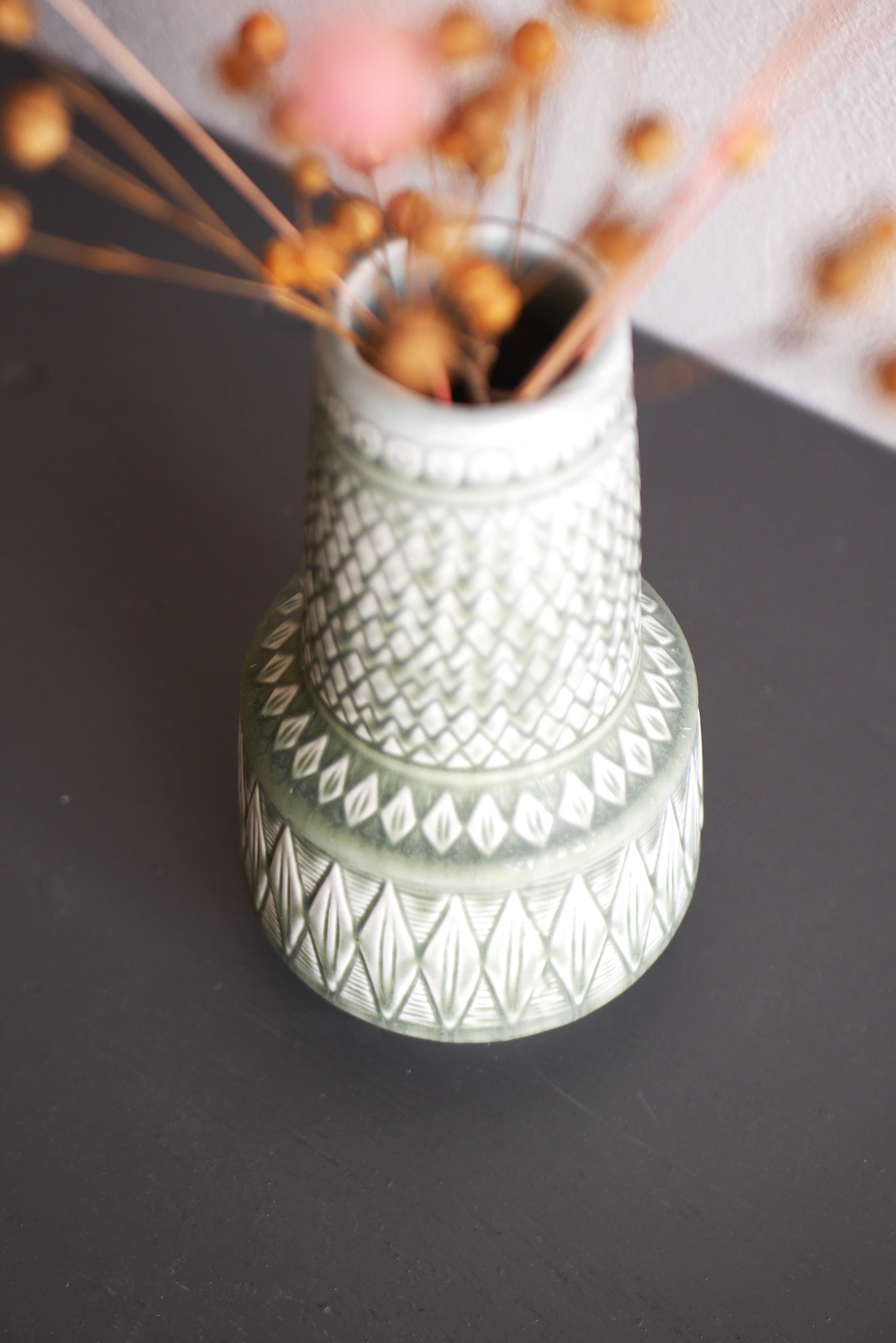 Vaso in ceramica di metà secolo The Modern Scandinavian, Gunnar Nylund, Rörstrand, Svezia in vendita 2