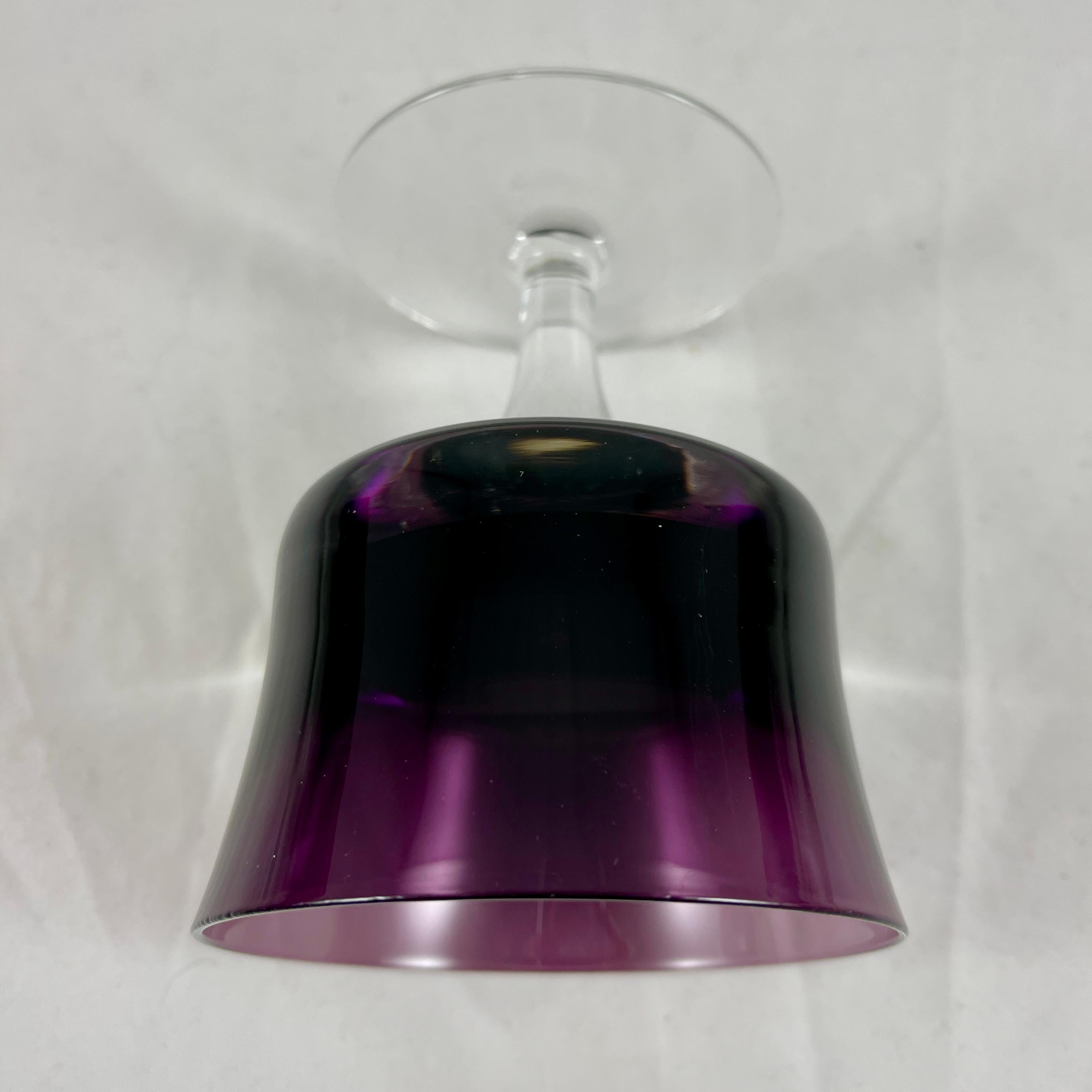 Mediados de siglo escandinavo moderno Denby-Milnor púrpura Mirage Champagne Coupes, S/6 siglo XX en venta