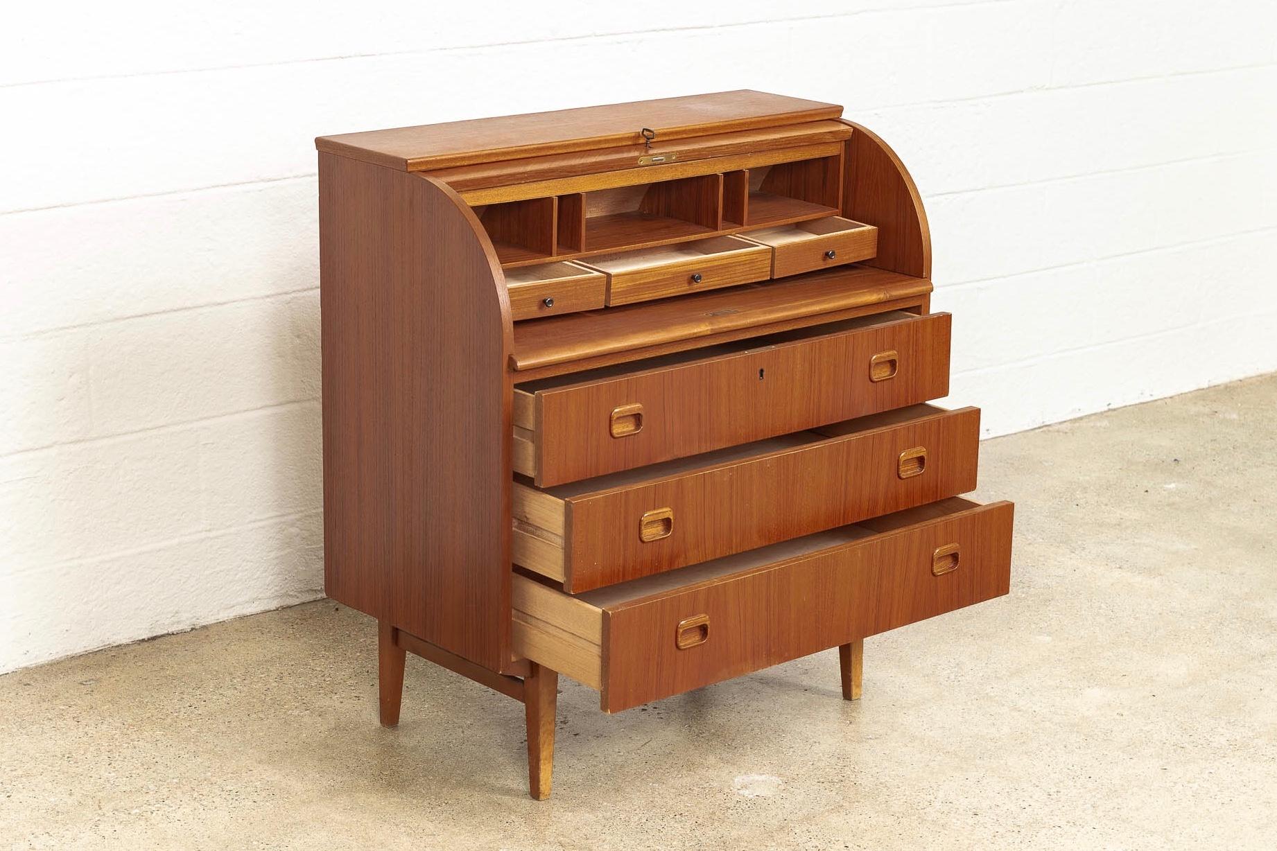 Mid Century Scandinavian Modern Egon Ostergaard Teak Rolltop Secretary Desk In Good Condition For Sale In Detroit, MI