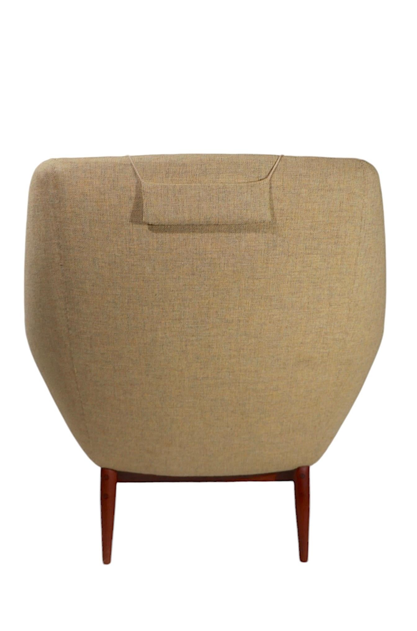 Mid Century Scandinavian Modern  Hjelle Hielle Lounge Chair Made in Norway 9