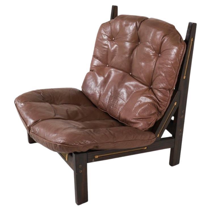 Scandinave moderne Mid century Scandinavian Modern Leather lounge chair by Torbjørn Afdal en vente