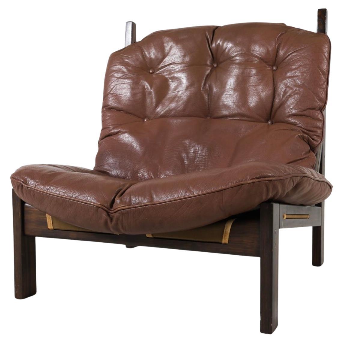 Mid century Scandinavian Modern Leather lounge chair by Torbjørn Afdal en vente