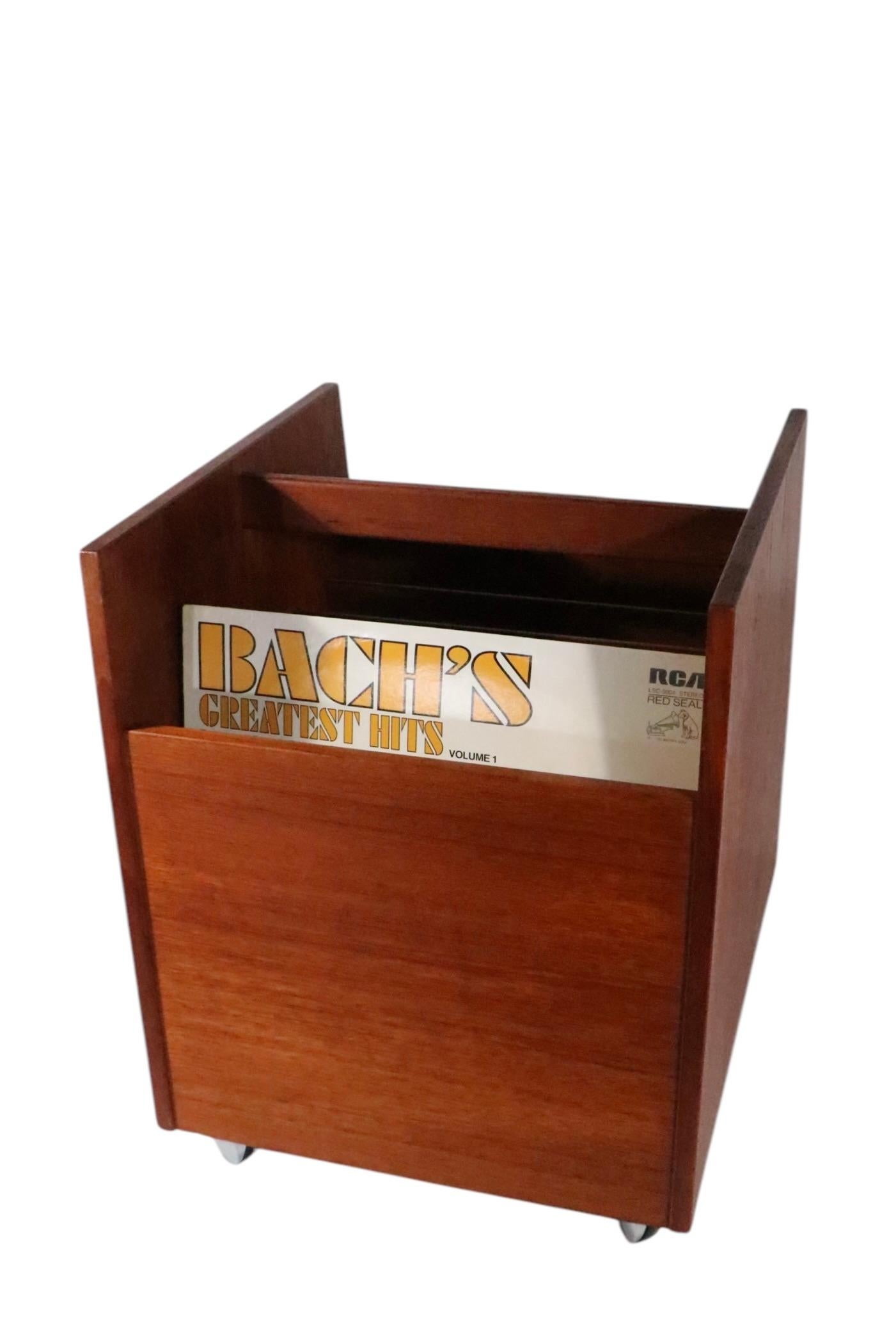 Papelera de almacenaje para revistas, álbumes y discos, de Bruksbo, estilo escandinavo moderno de mediados de siglo en venta 6