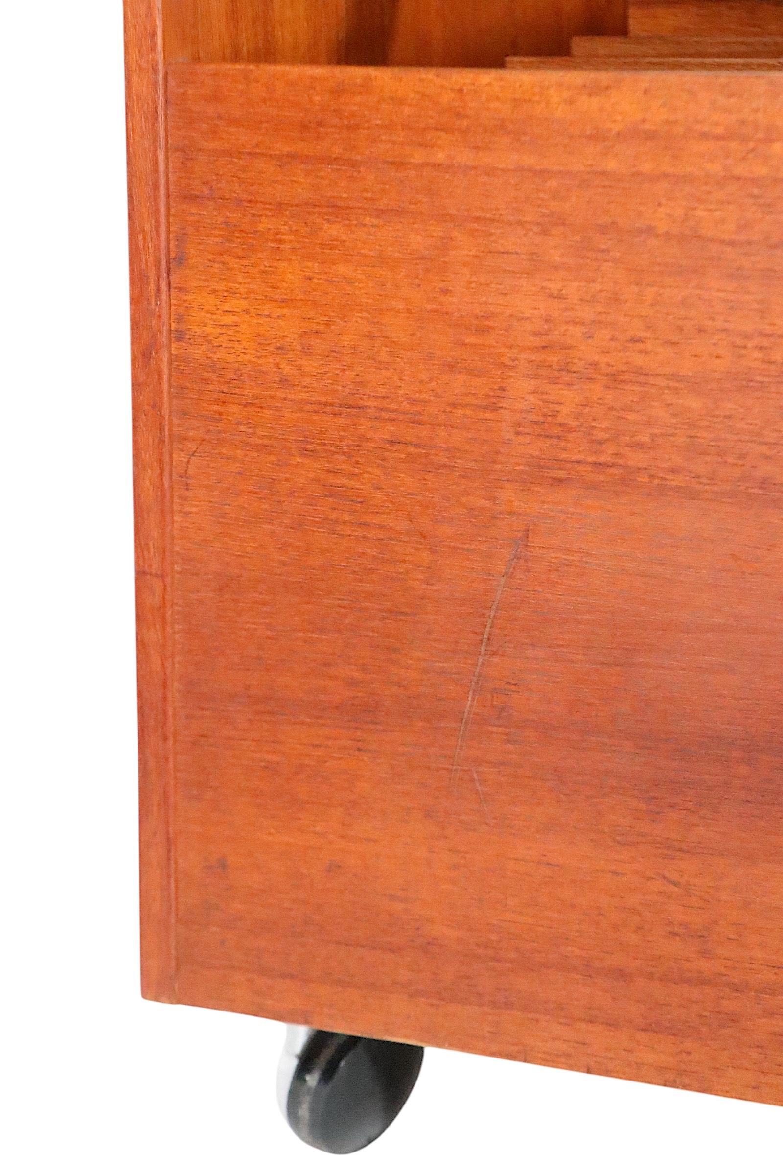 Papelera de almacenaje para revistas, álbumes y discos, de Bruksbo, estilo escandinavo moderno de mediados de siglo Noruego en venta