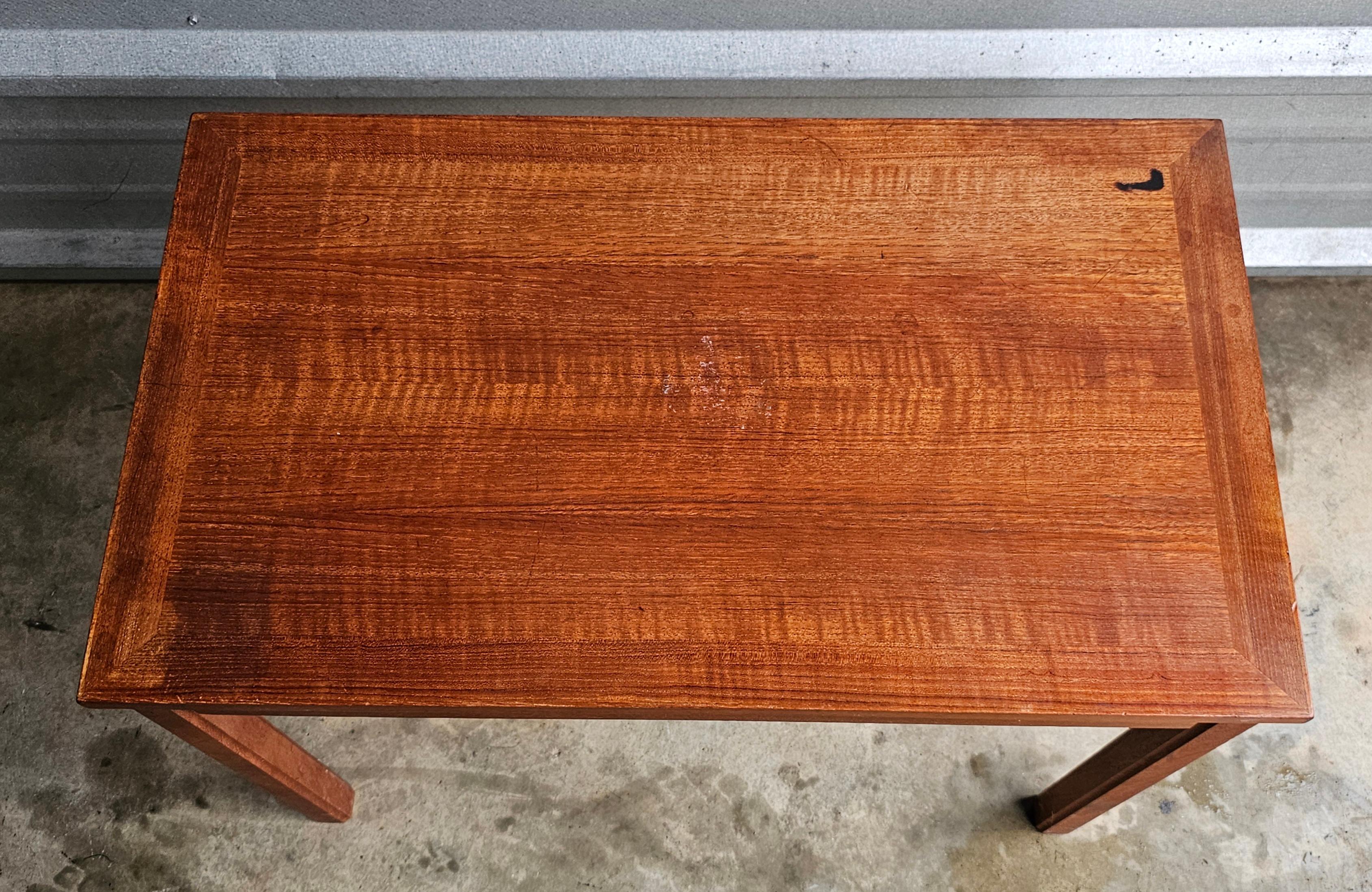 Néoclassique Table à cocktail Mobelintarsia scandinave moderne du milieu du siècle dernier en teck massif en vente