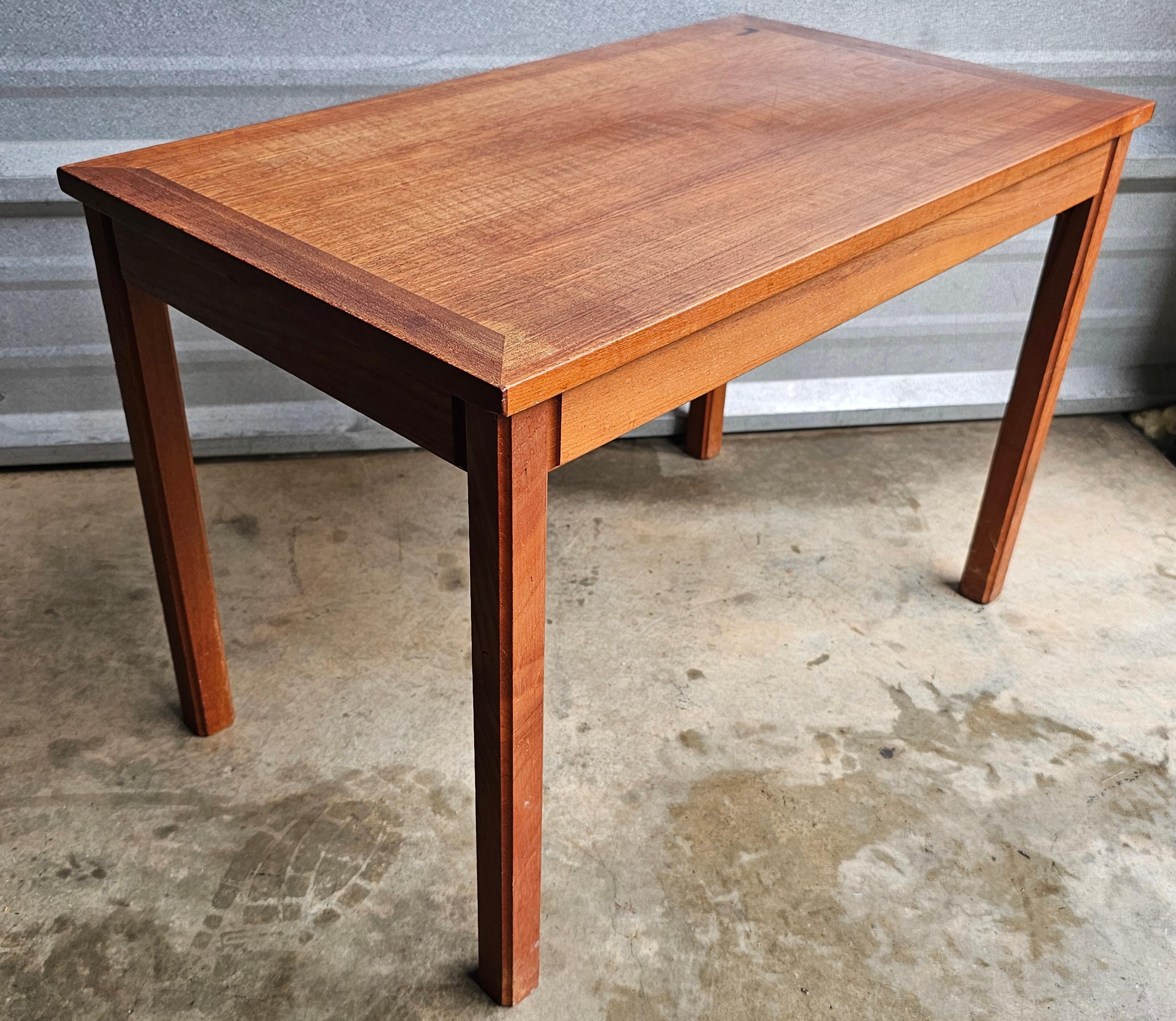 Teck Table à cocktail Mobelintarsia scandinave moderne du milieu du siècle dernier en teck massif en vente