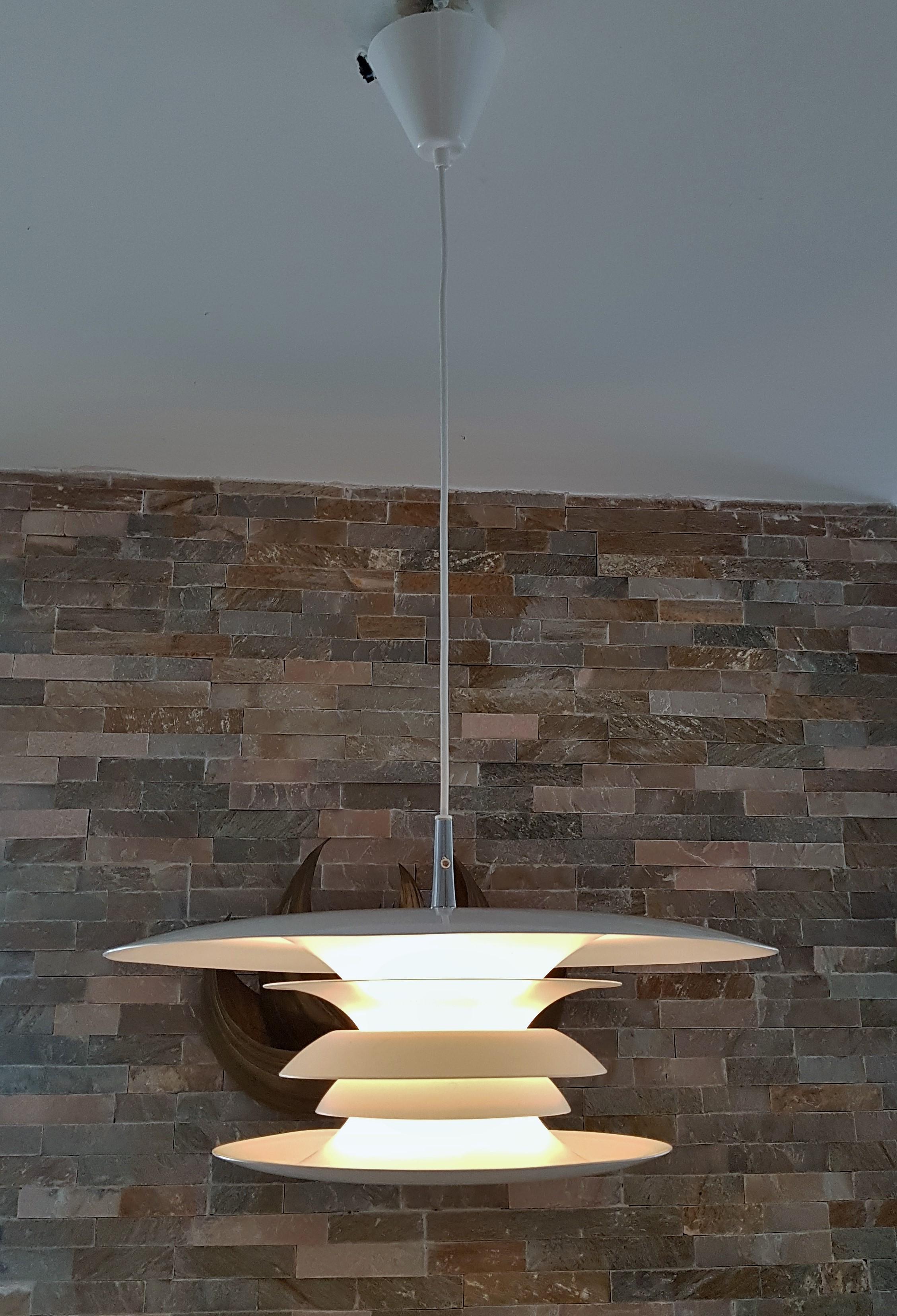 Metallo Ciondolo di metà secolo The Modern Scandinavian, Danimarca 1960 in vendita