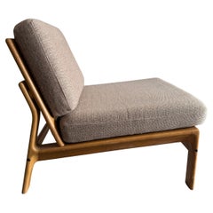 Mid Century Scandinavian Modern Sillón bajo de roble esculpido