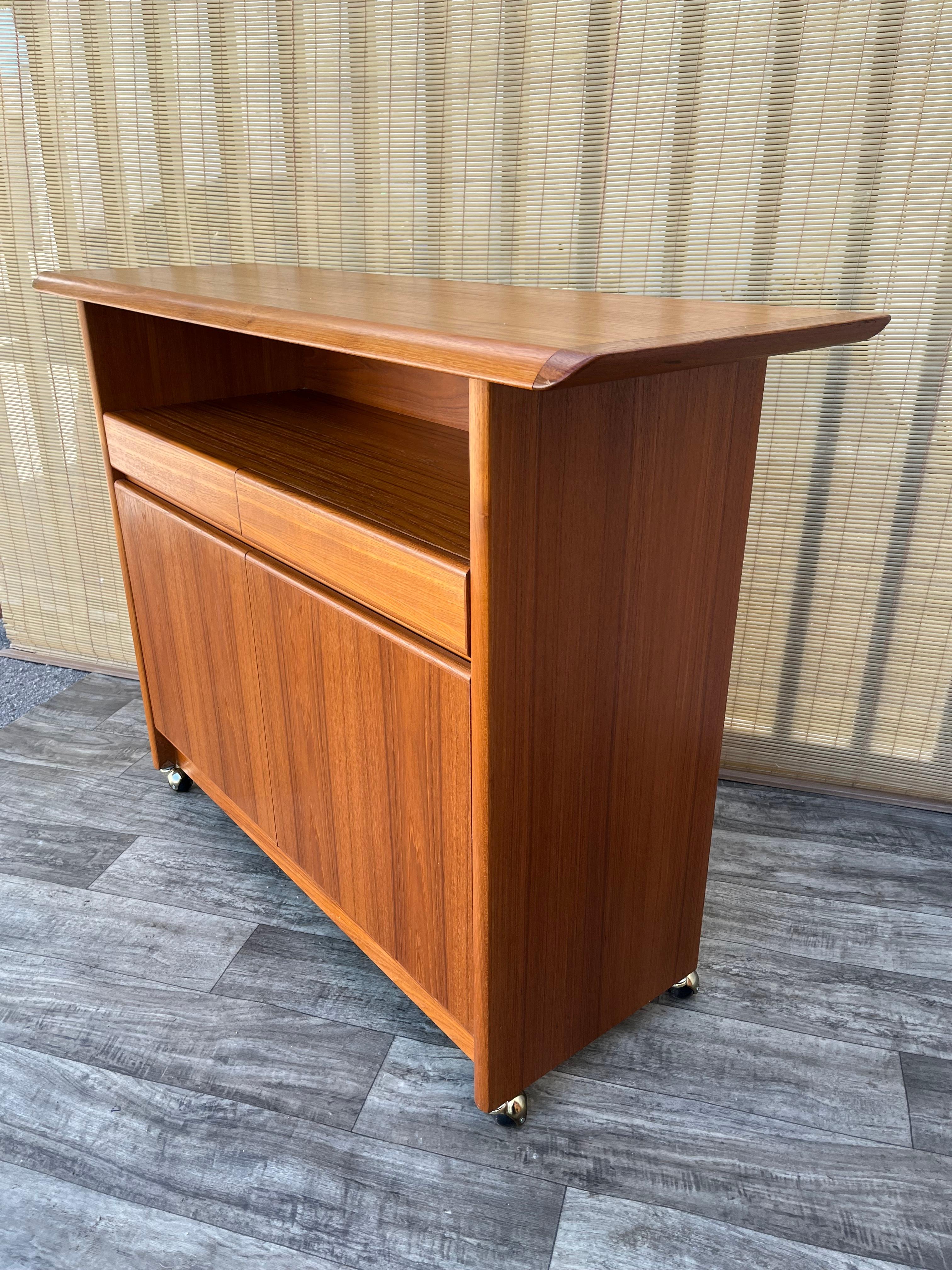 Mid Century Scandinavian Modern Style Teak Server With Casters. Circa 1980s For Sale 7