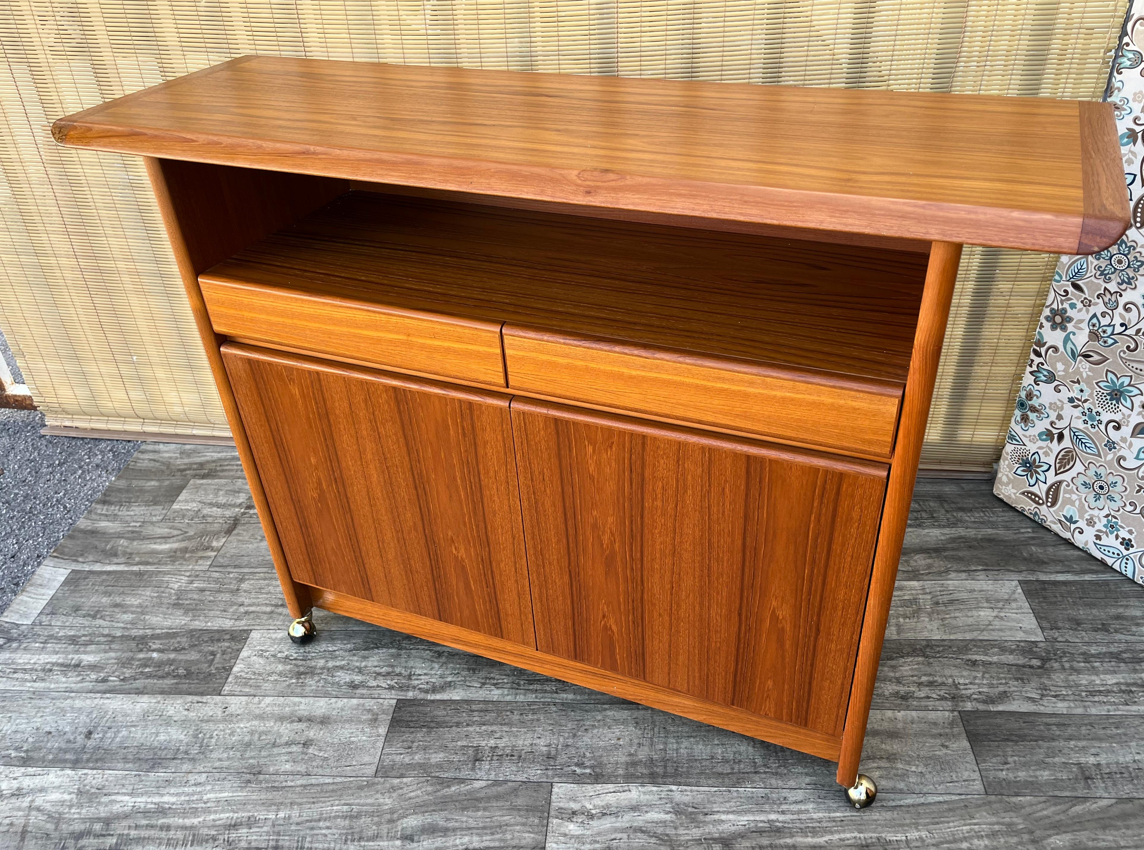 Mid Century Scandinavian Modern Style Teak Server With Casters. Circa 1980s For Sale 11