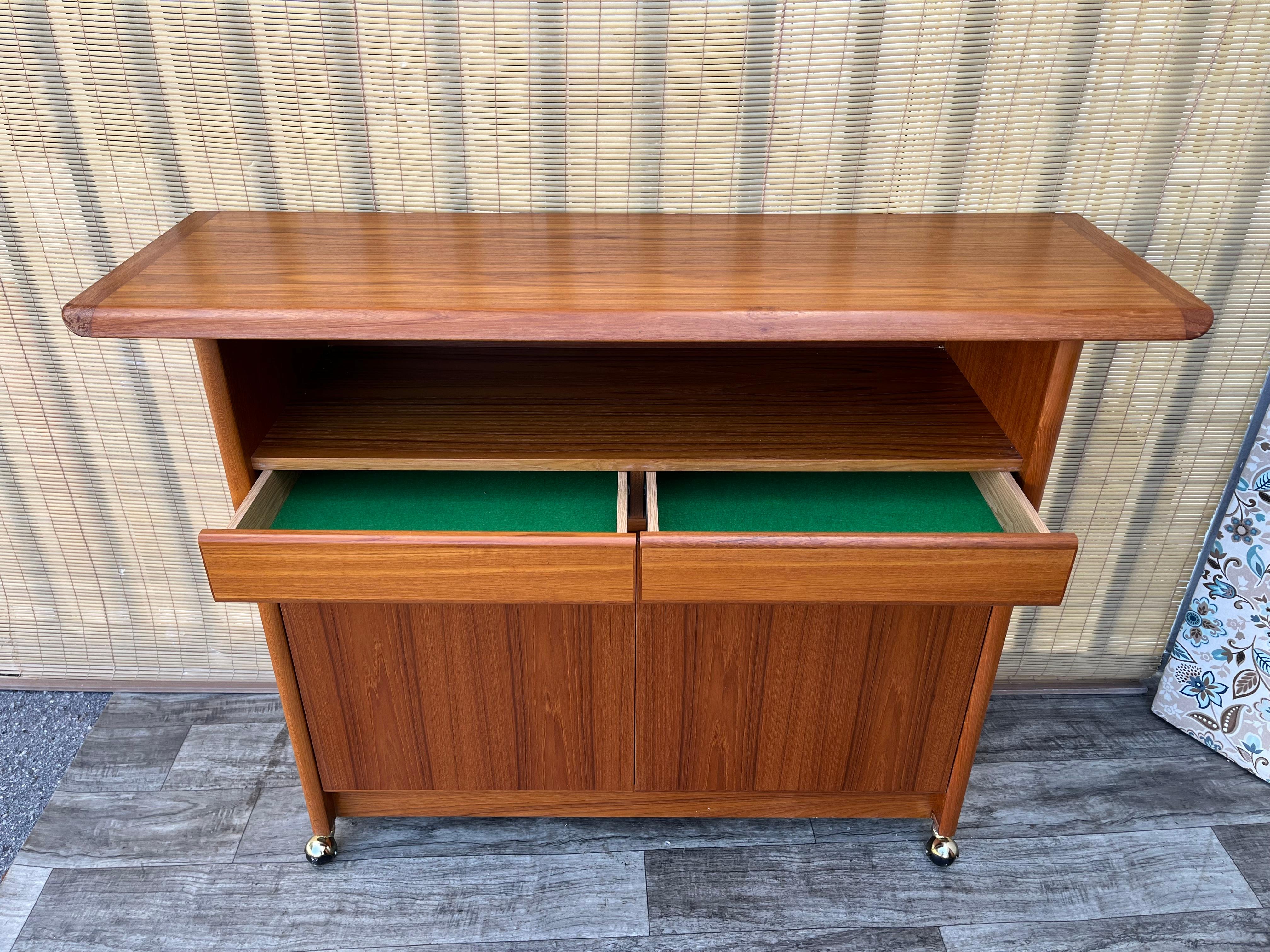 Mid Century Scandinavian Modern Style Teak Server With Casters. Circa 1980s For Sale 16
