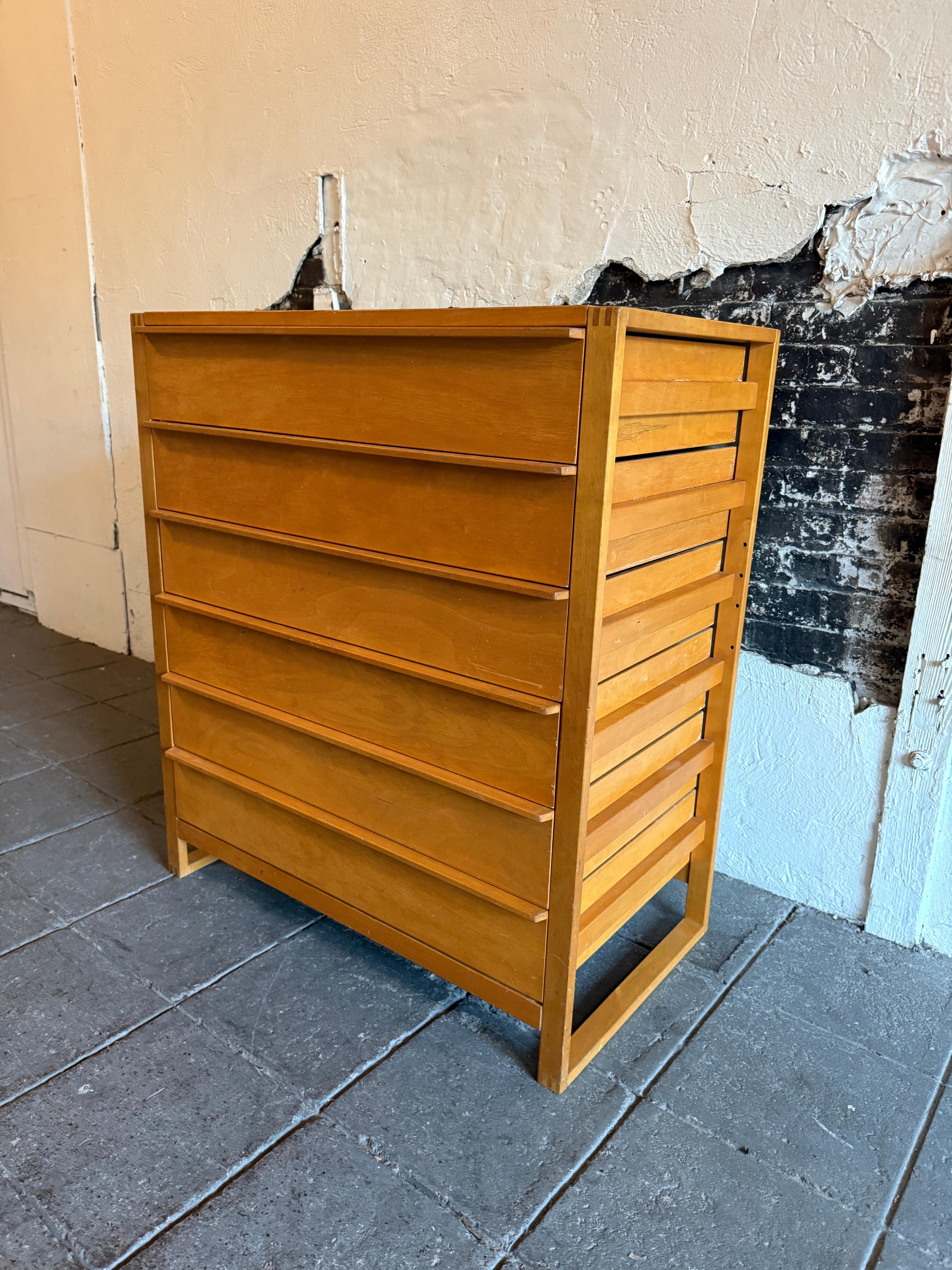 Scandinavo moderno Comò a 6 cassetti in betulla svedese del Mid Century Scandinavian Modern in vendita