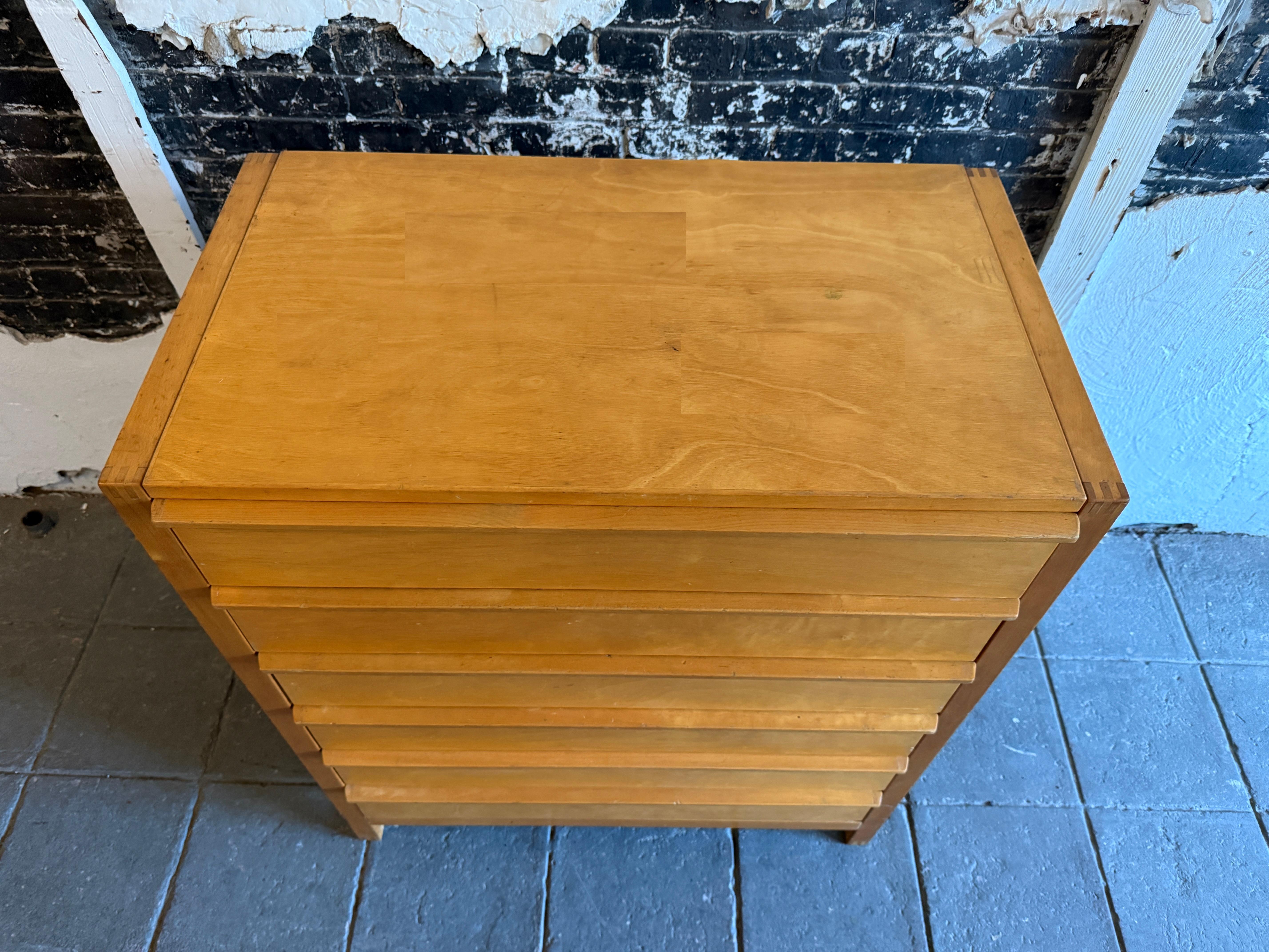 Svedese Comò a 6 cassetti in betulla svedese del Mid Century Scandinavian Modern in vendita