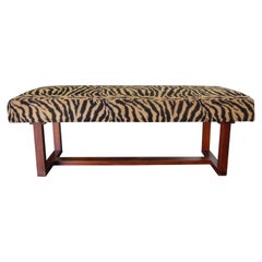 Banc en teck de style scandinave moderne du milieu du siècle