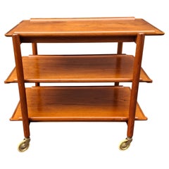 Carros de madera y carros de bar