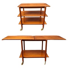 The Modern Scandinavian Modern Scandinavian Chariot à roulettes extensible à trois niveaux en teck