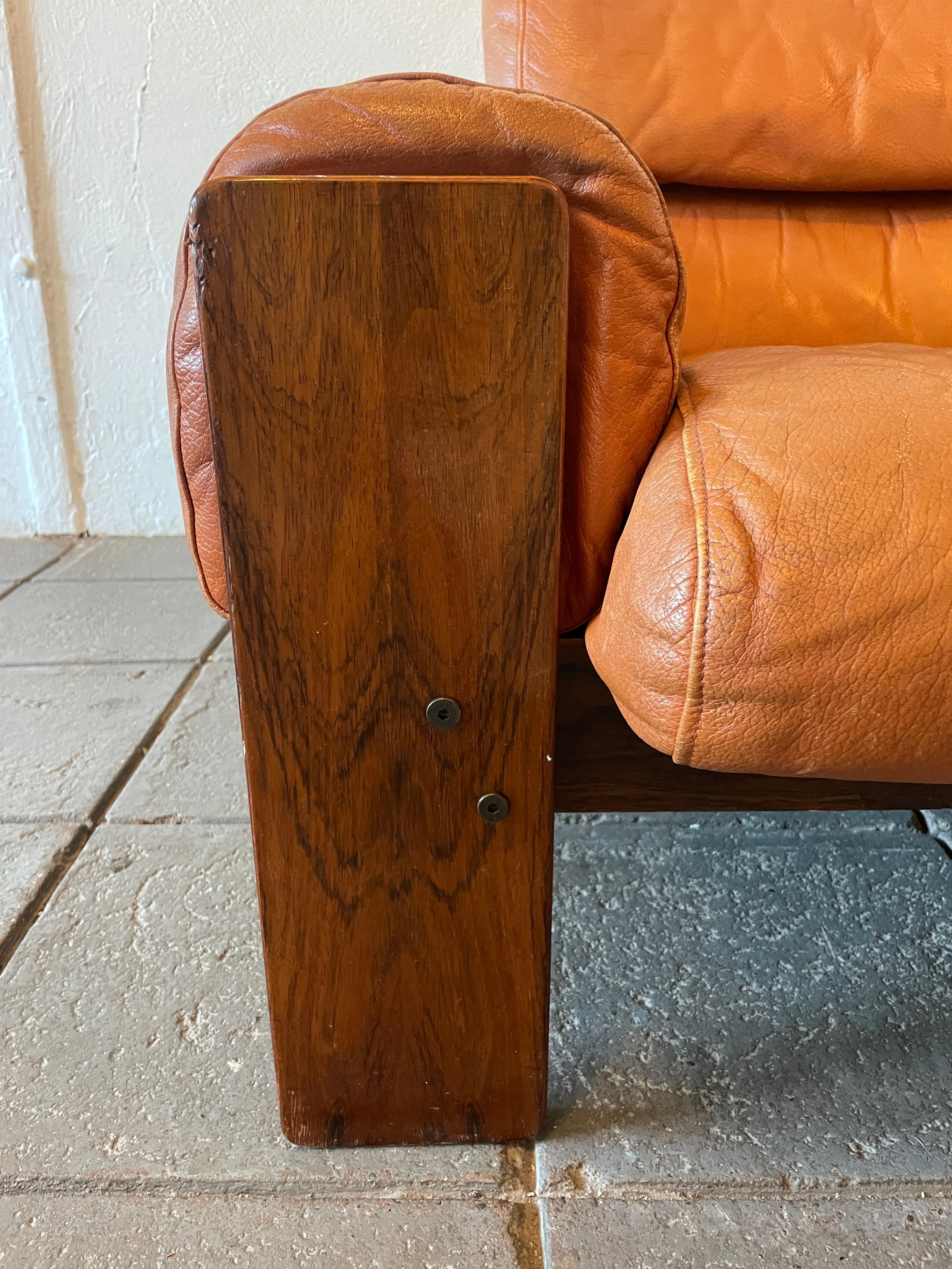 Mid-Century Modern Mid Century Scandinavian Modern Uu-Vee Kaluste Oy Leather Rosewood Sofa Finland