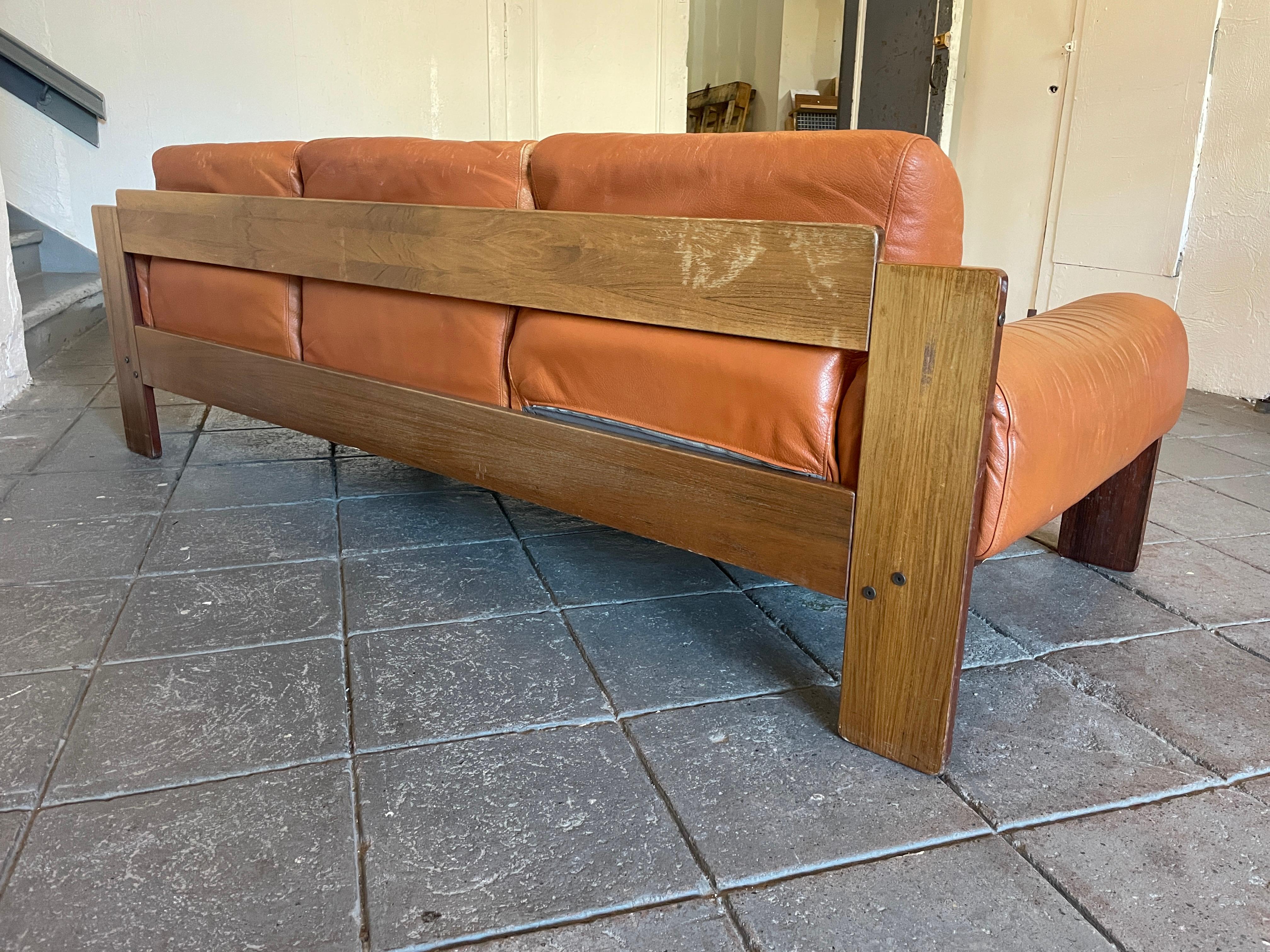 Finnish Mid Century Scandinavian Modern Uu-Vee Kaluste Oy Leather Rosewood Sofa Finland