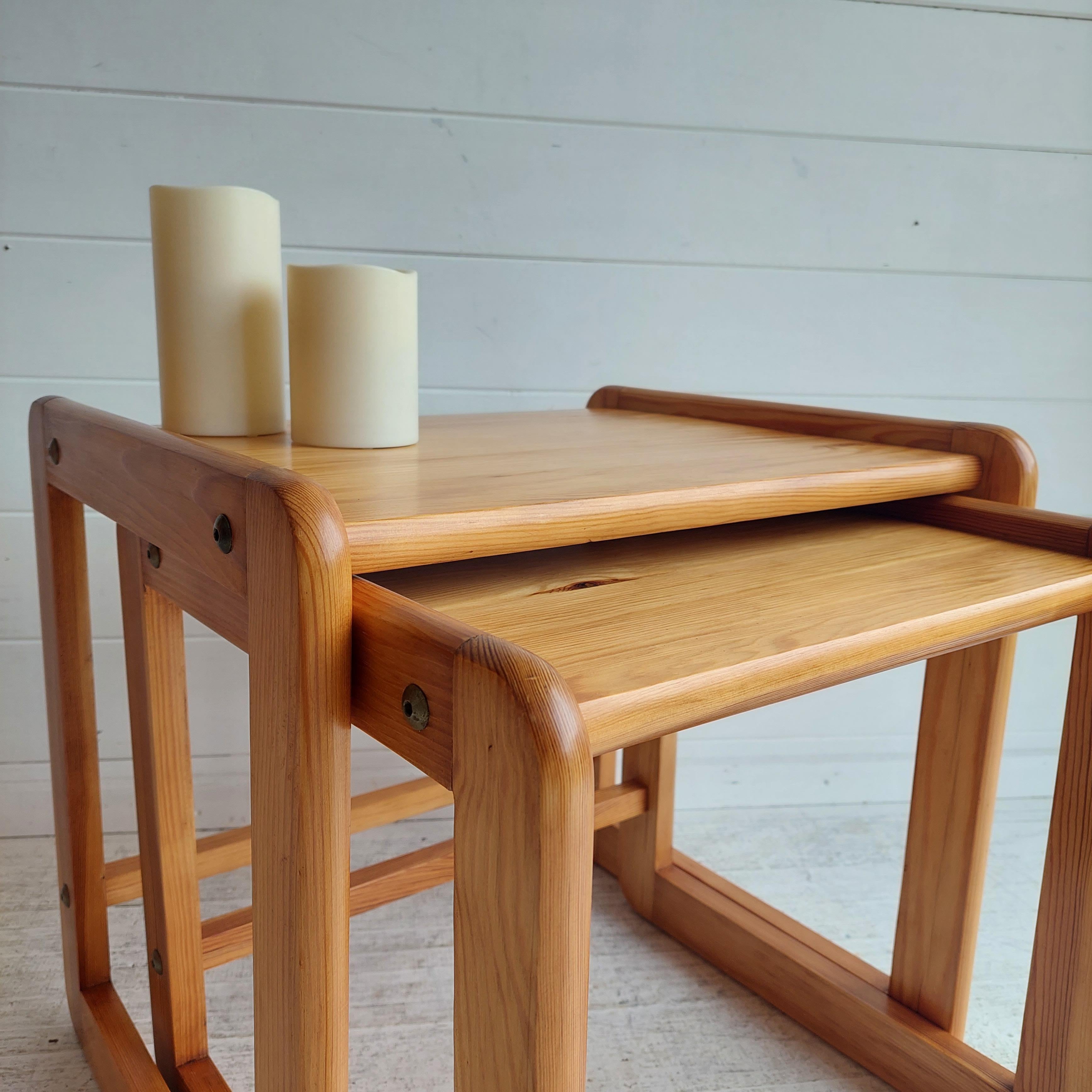 Mid Century Scandinavian Nest Of Tables In Pine From The 70s In Good Condition In Leamington Spa, GB