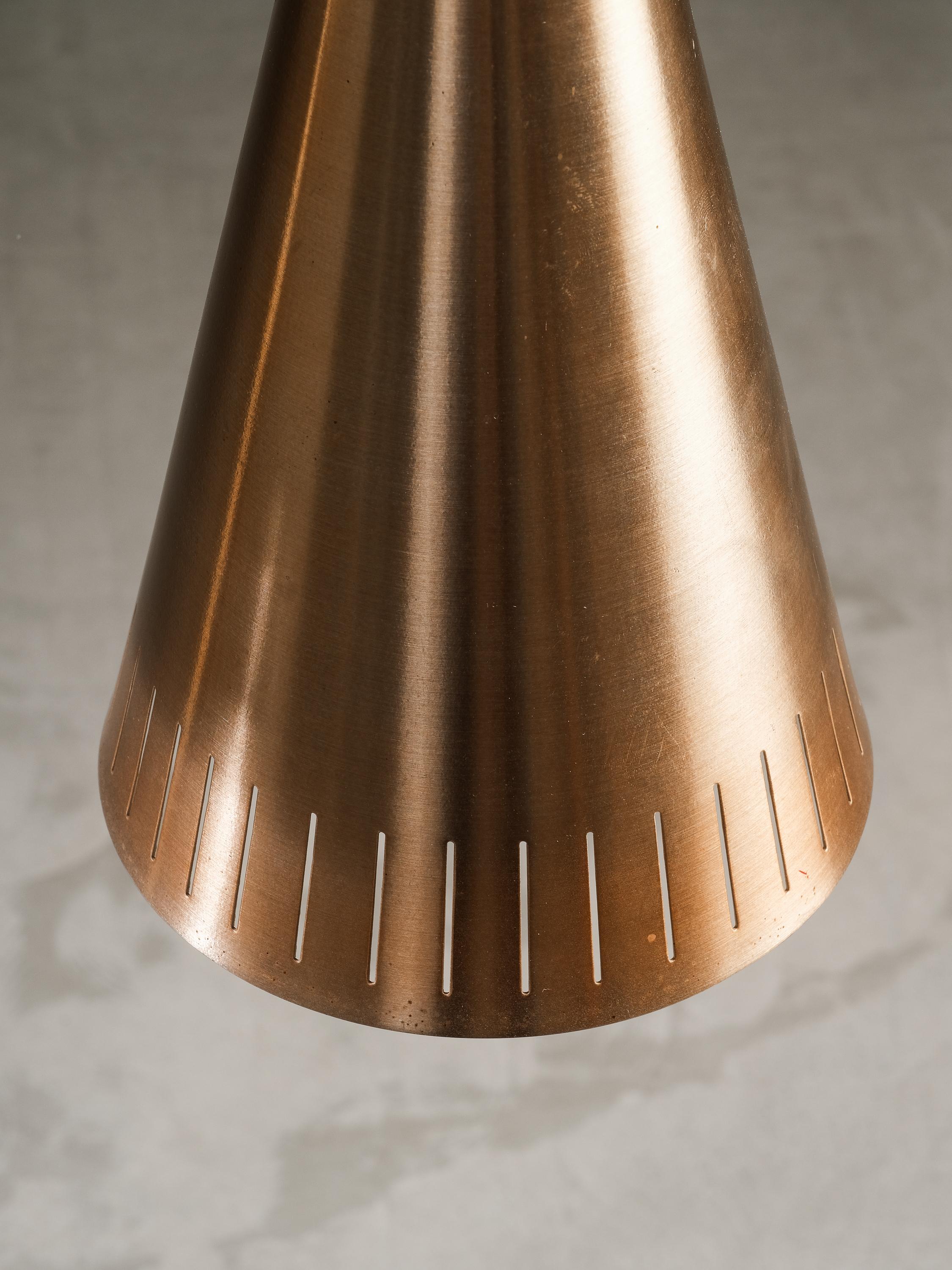 Alluminio Lampada a sospensione scandinava di metà secolo in vendita