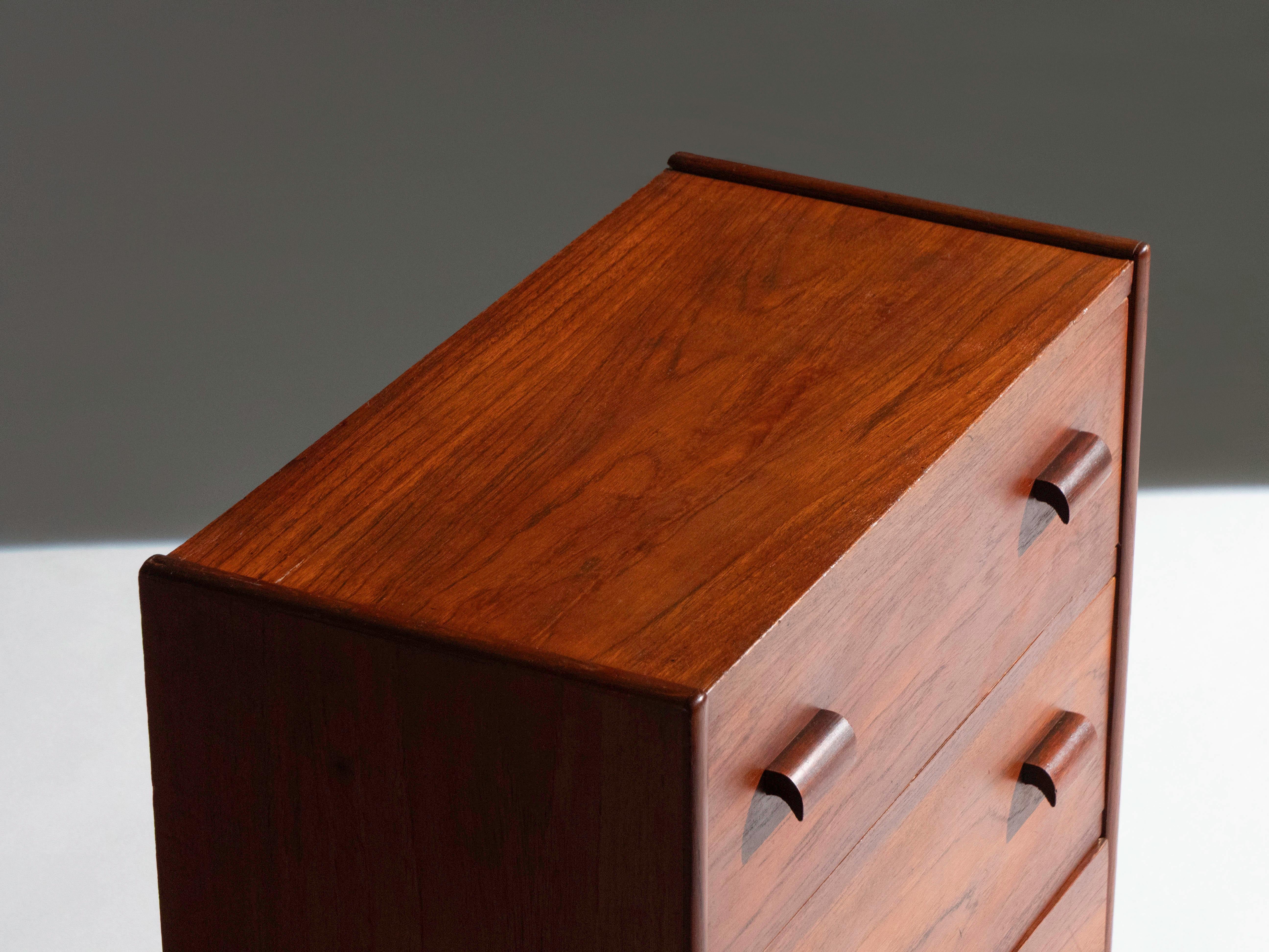 Scandinavian Modern Mid Century Scandinavian Petite Chest of Drawers in Teak For Sale