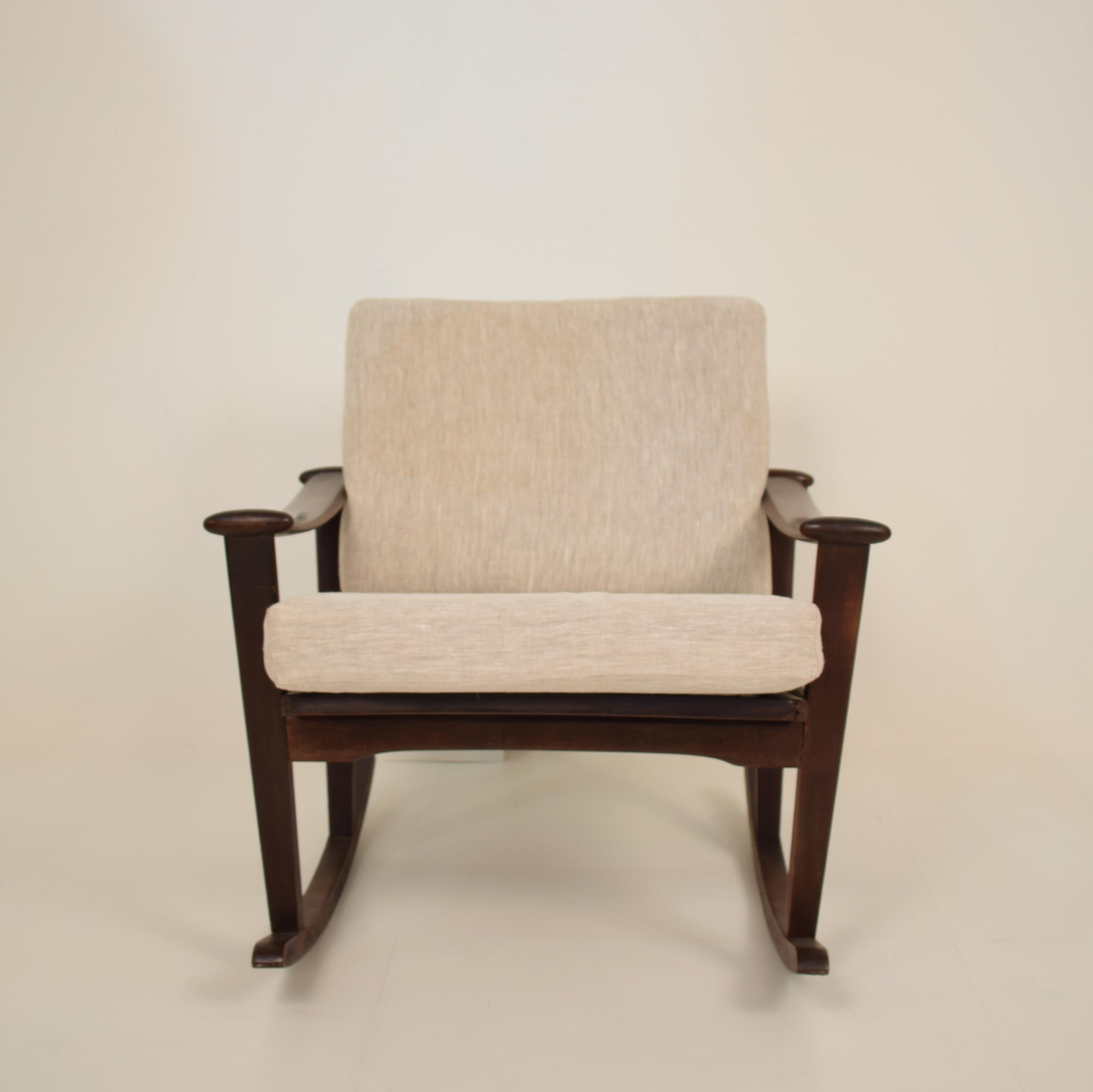 This midcentury Scandinavian rocking chair was designed by Finn Juhl. It is from the Spade chair Series. Denmark, circa 1950.
A unique piece which is a great eyecatcher for your antique, modern, space age or midcentury interior.
All pieces are