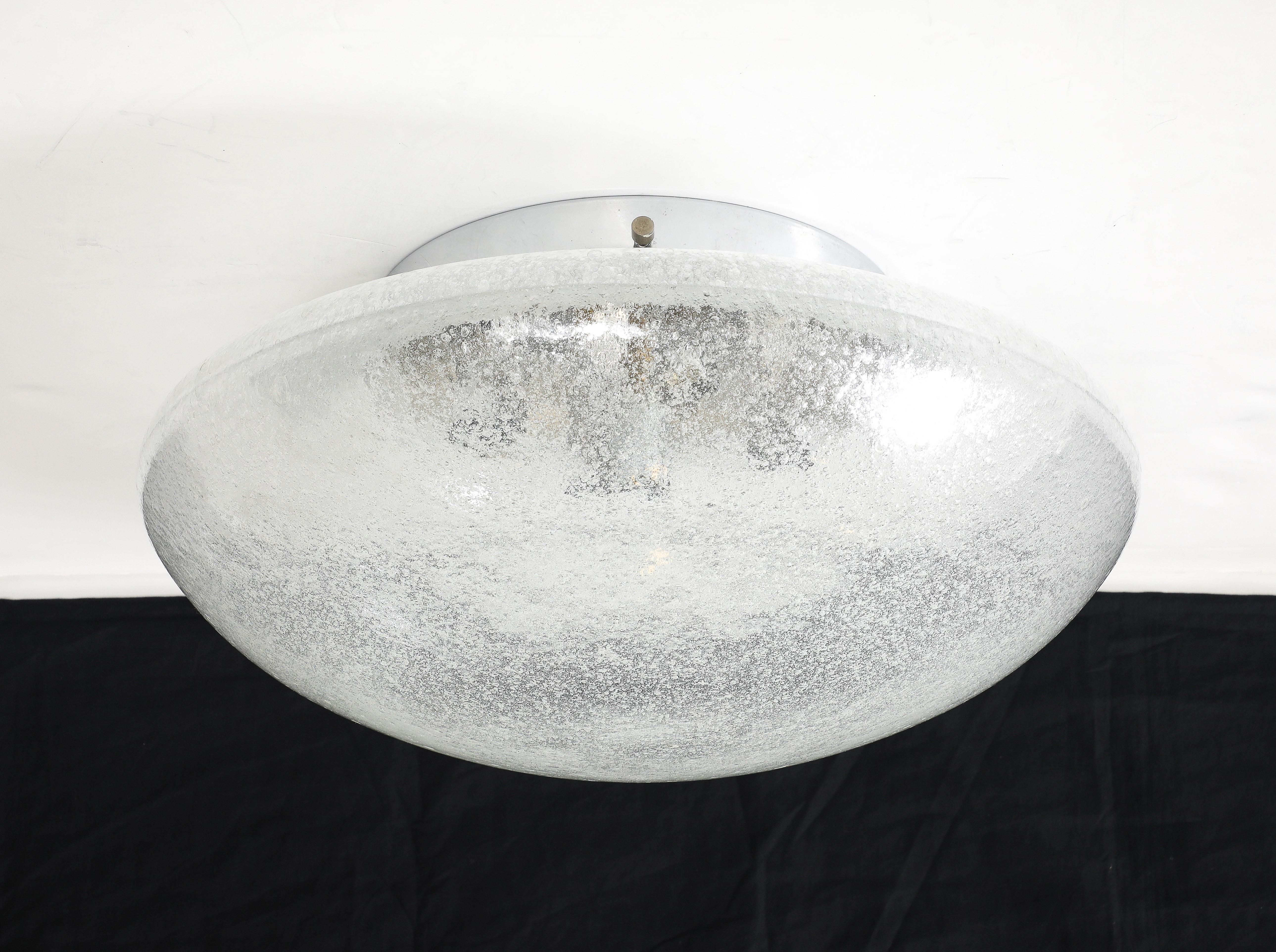 Flushmount de cristal escandinavo de mediados de siglo Hecho a mano en venta