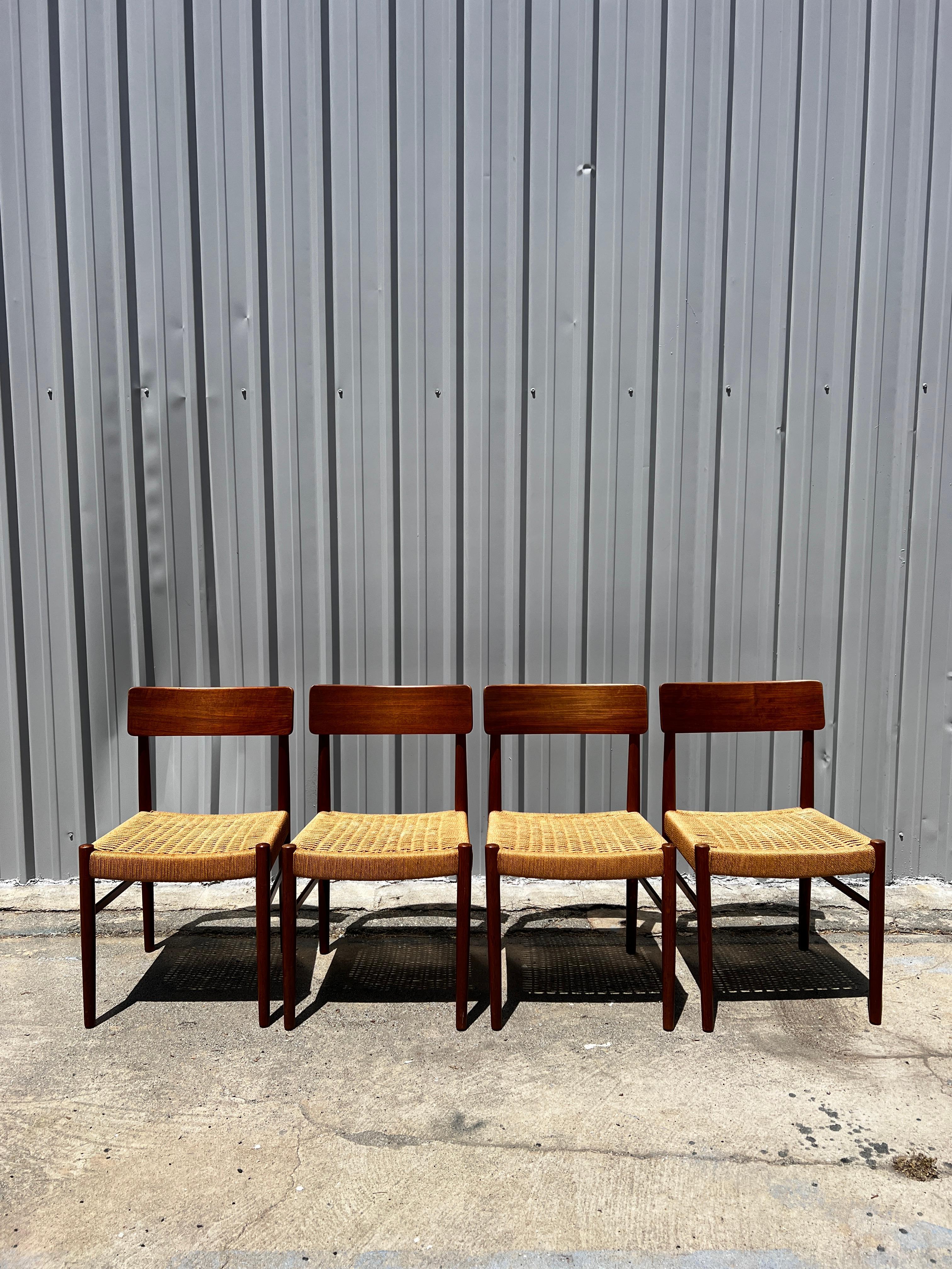 Set di 4 sedie da pranzo scandinave del metà del secolo scorso di Niels O Moller con sedute in corda in vendita 10