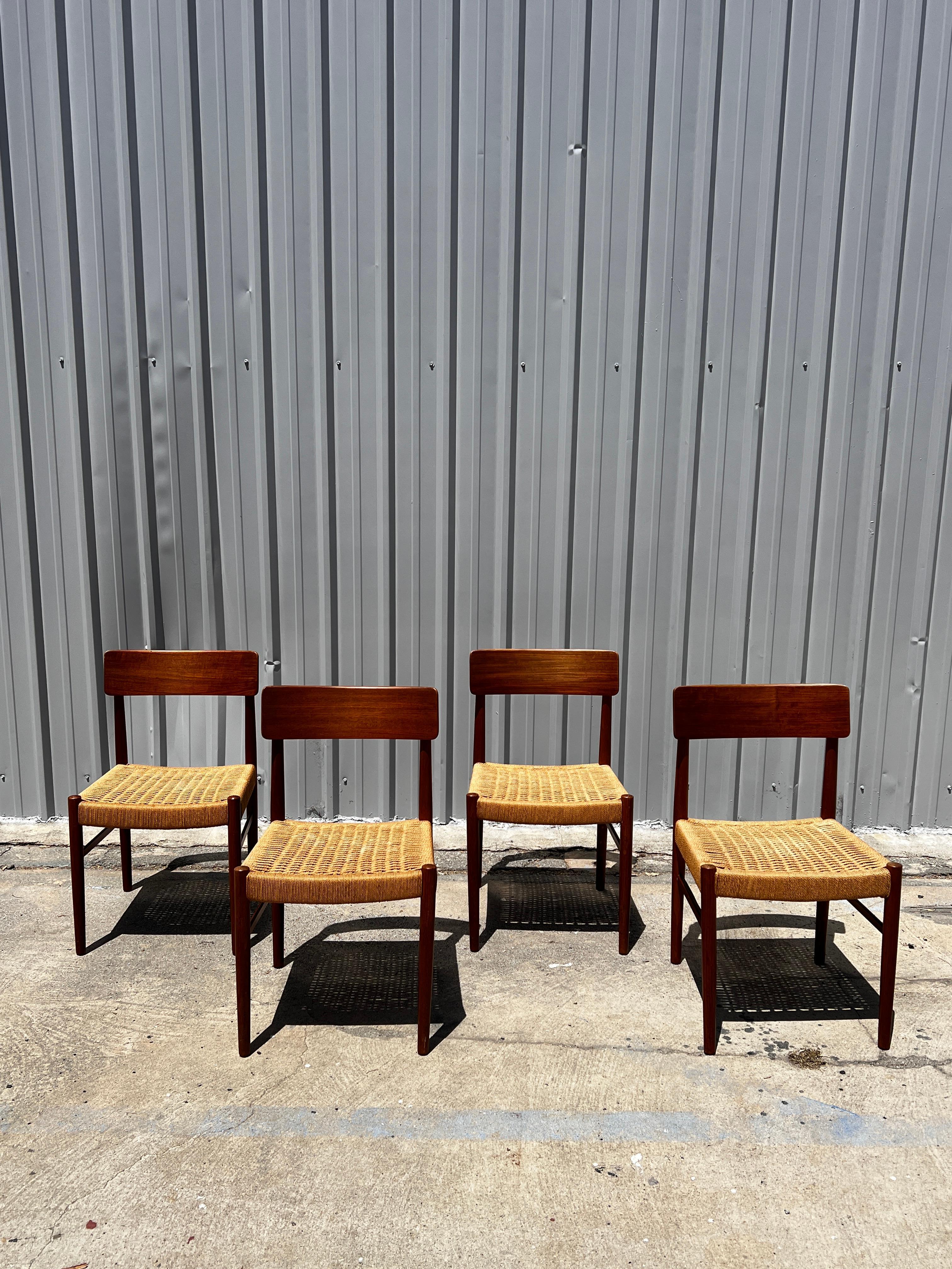 Set di 4 sedie da pranzo scandinave del metà del secolo scorso di Niels O Moller con sedute in corda in vendita 11