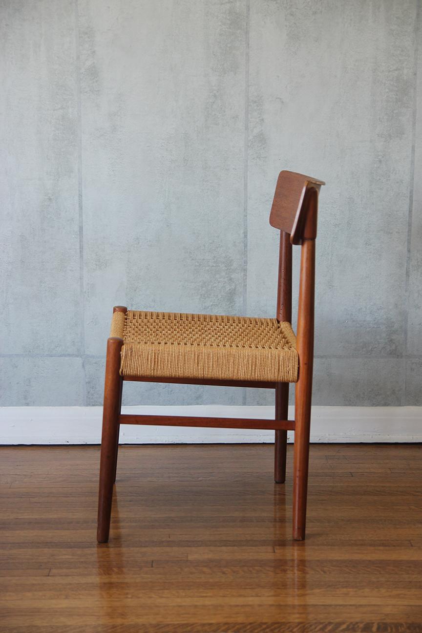 Set di 4 sedie da pranzo scandinave del metà del secolo scorso di Niels O Moller con sedute in corda In condizioni buone in vendita a Los Angeles, CA