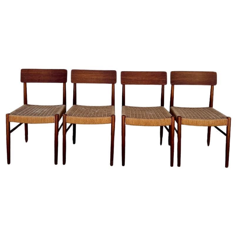 Mid Century Scandinavian Set of 4 Dining Chairs by Niels O Moller w/ Rope Seats