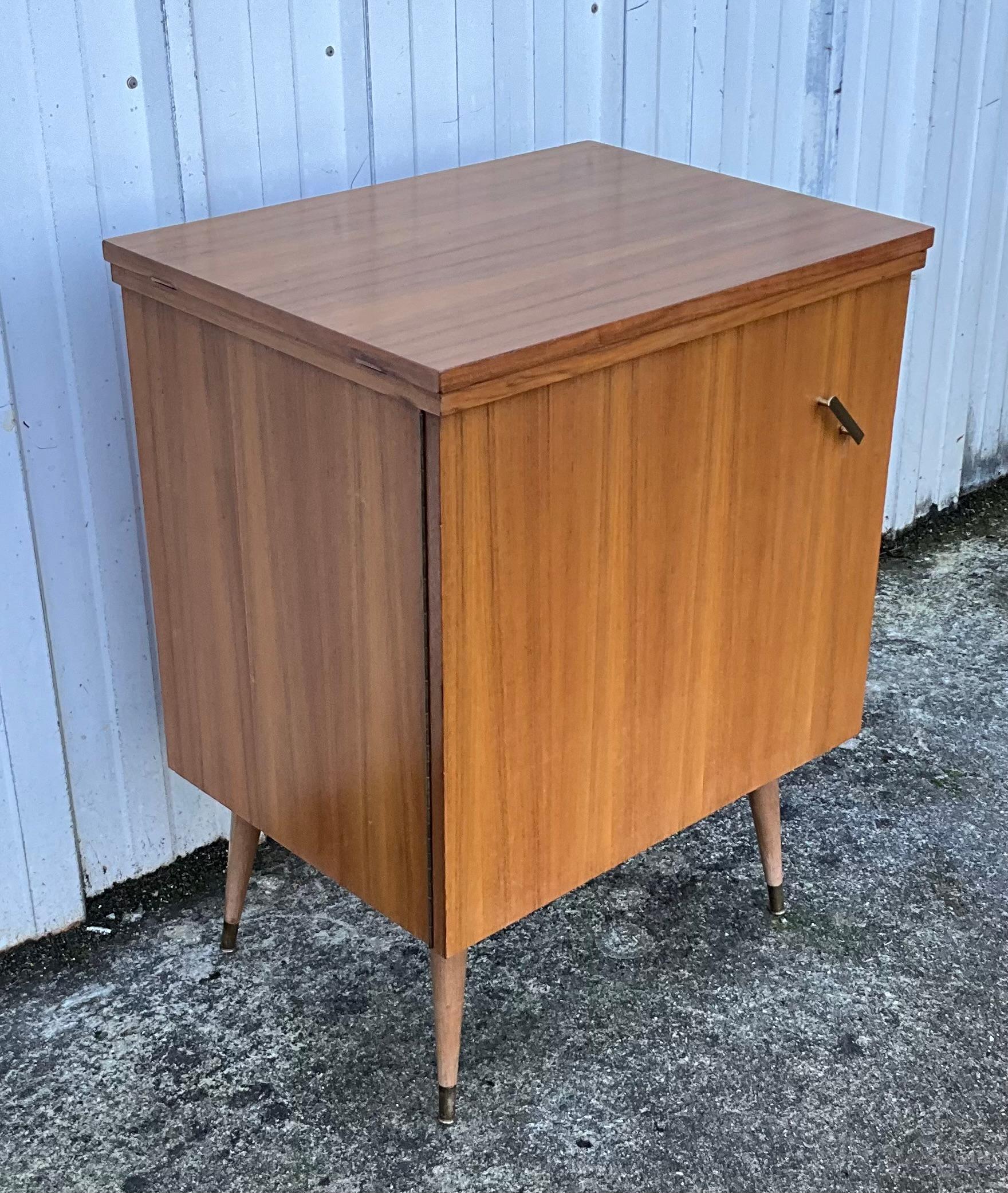 Mid-Century moderno Mobile laterale scandinavo di metà secolo, anni '70 in vendita