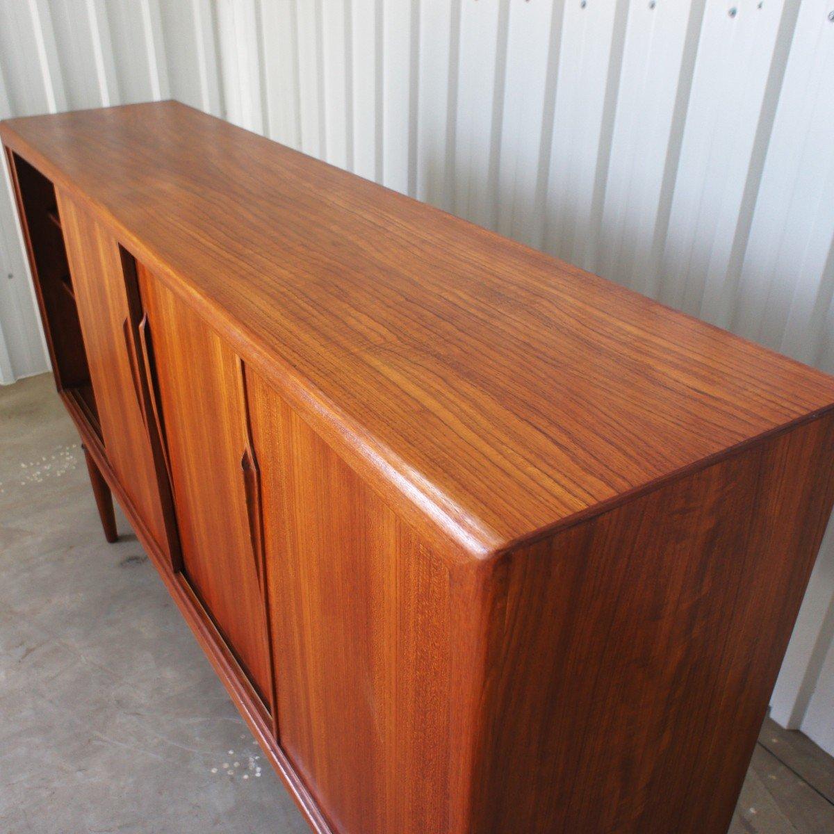 Mid Century Scandinavian Sideboard in Teak by Axel Christensen In Good Condition For Sale In Brussels , BE