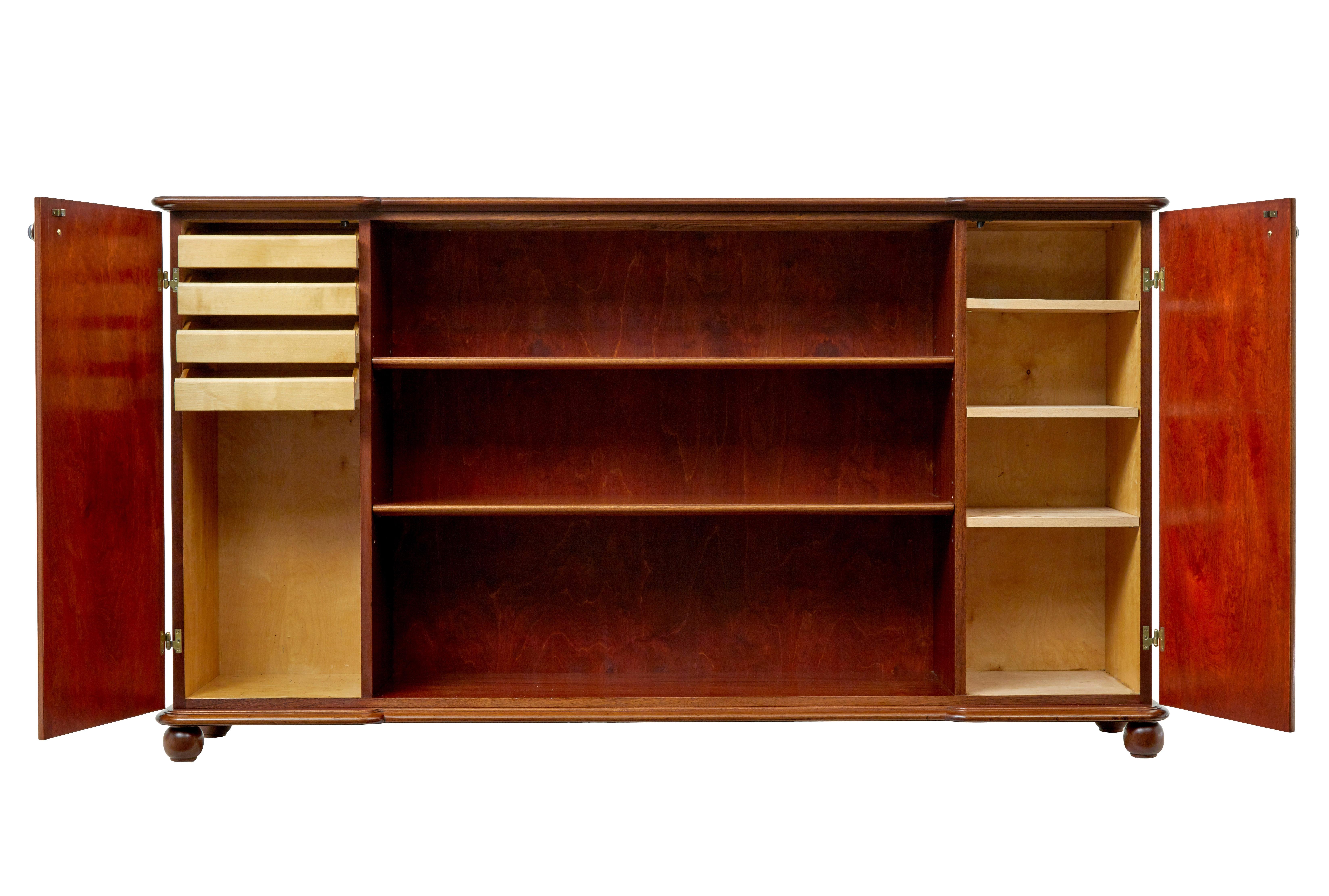 Mid-Century moderno Credenza scandinava di metà secolo con libreria in vendita