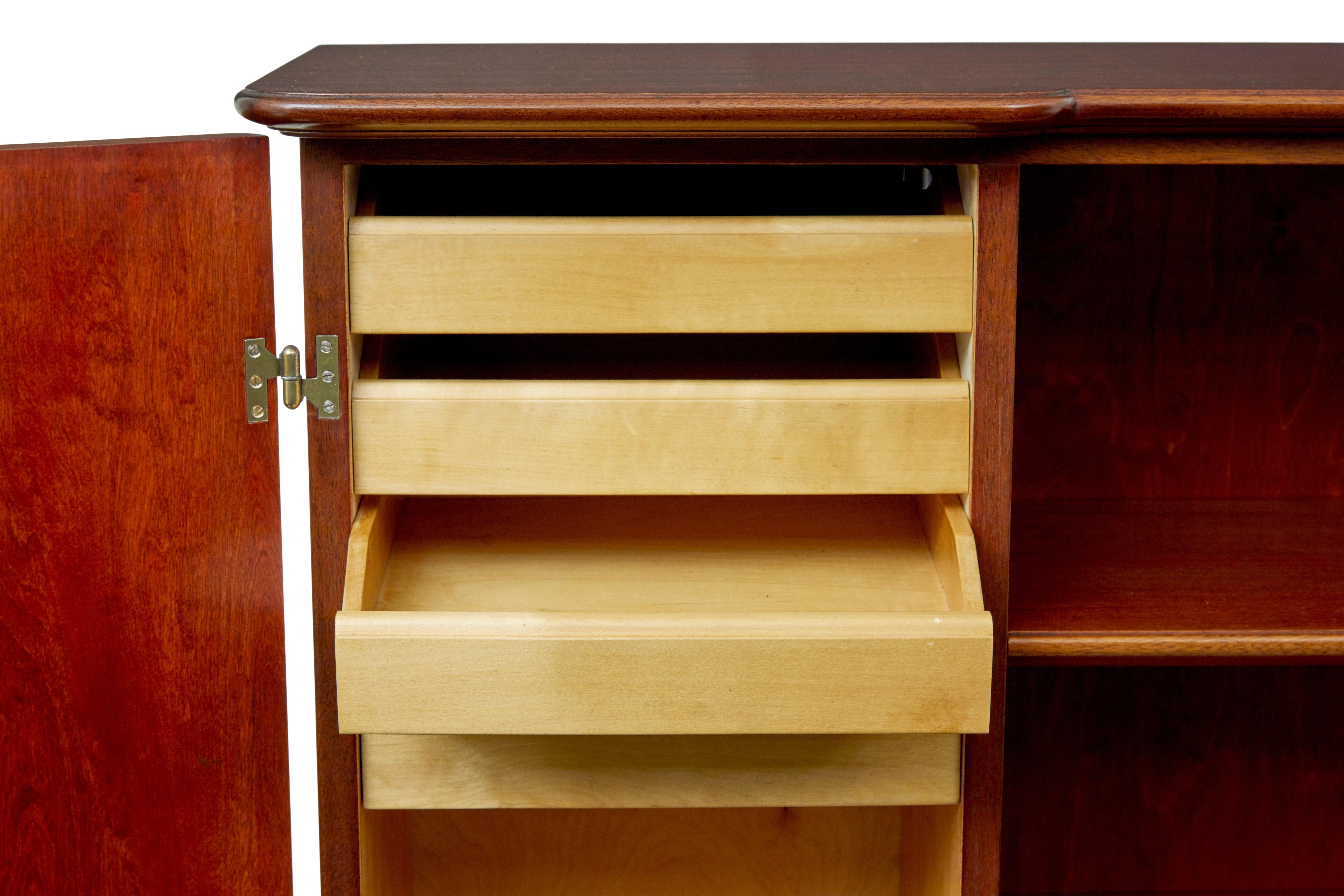 Vetro Credenza scandinava di metà secolo con libreria in vendita