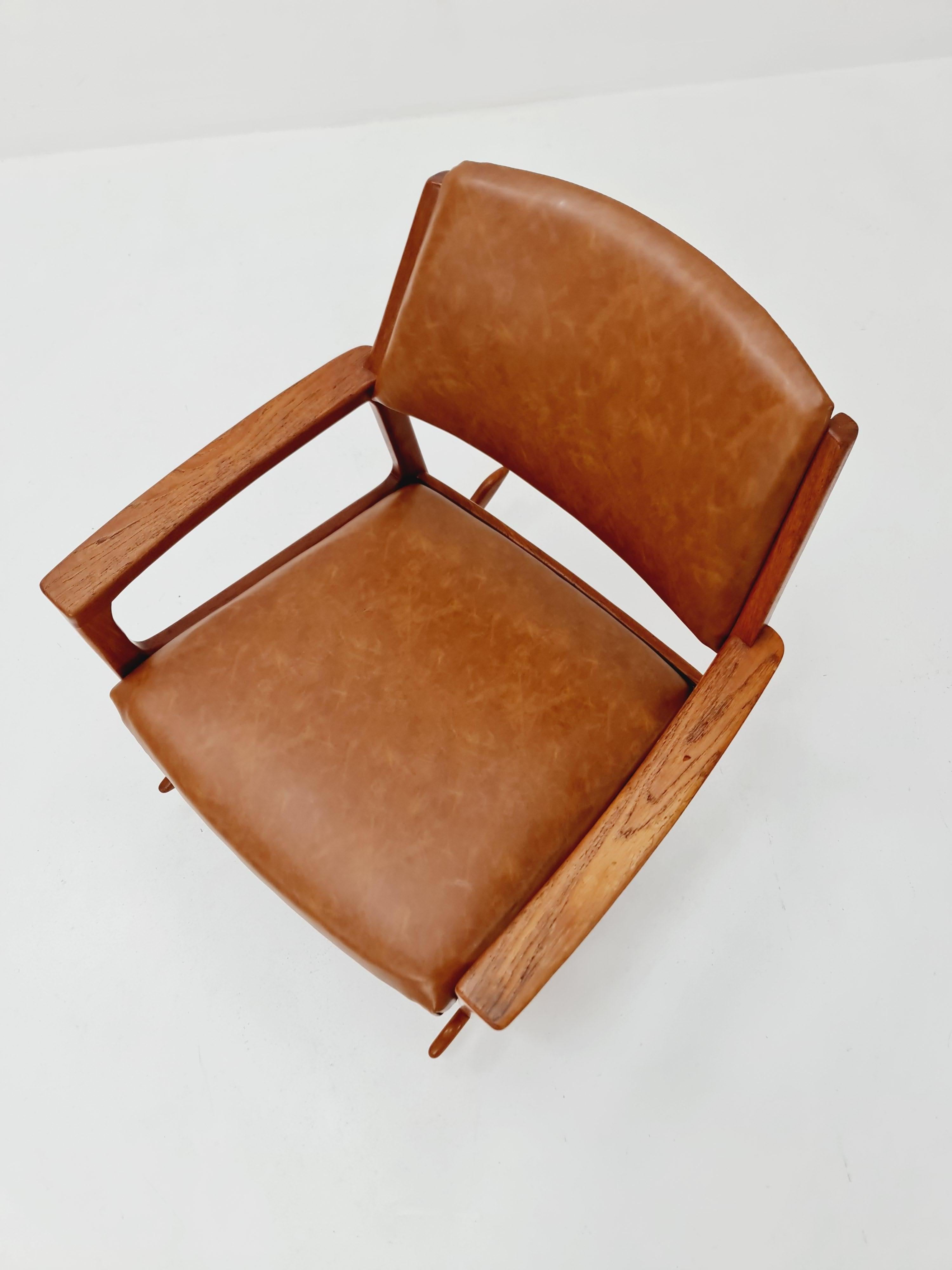 Rocking Chair en teck massif scandinave du milieu du siècle par Bröderna Andersson, 1960s 7