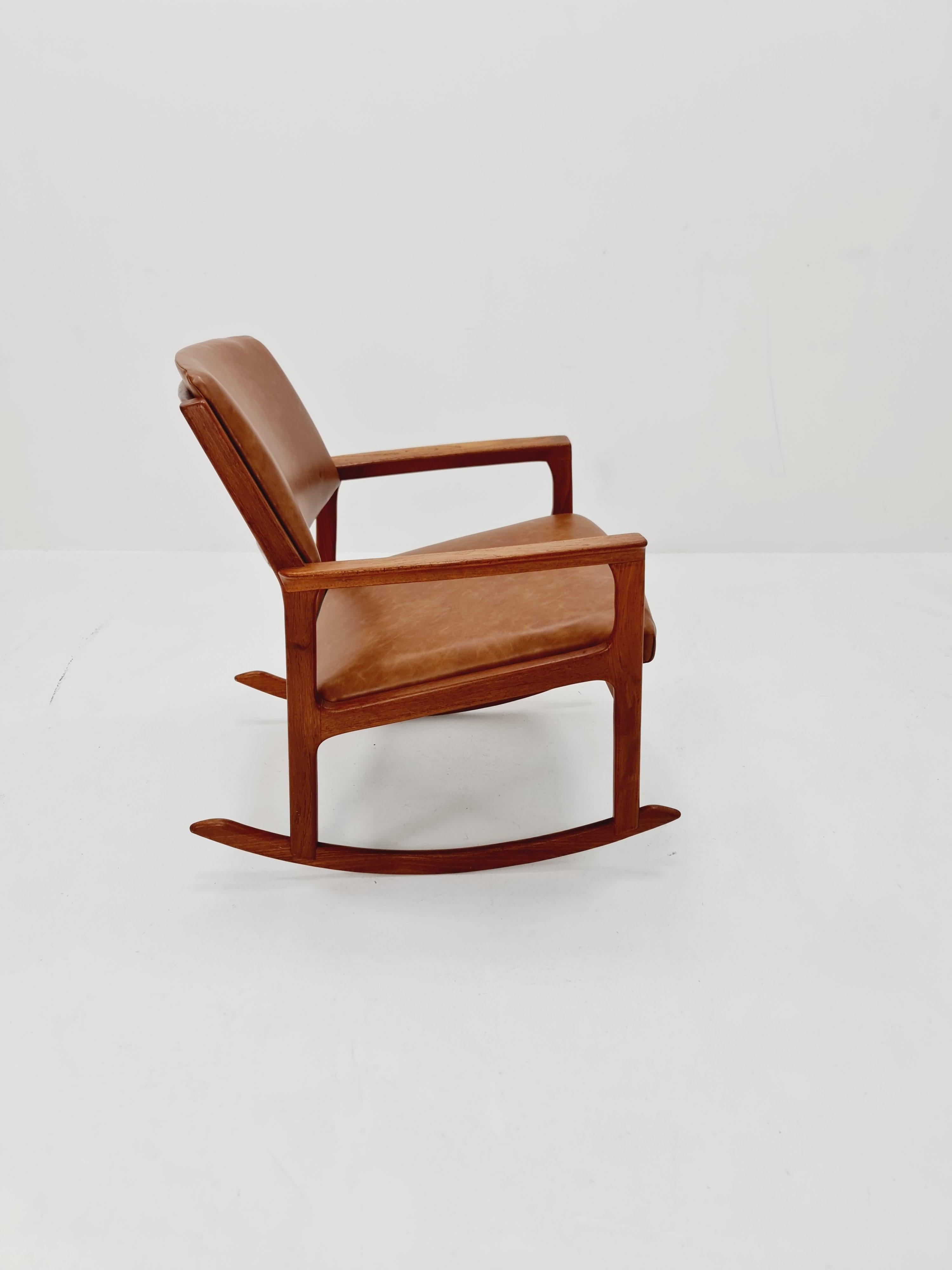 Milieu du XXe siècle Rocking Chair en teck massif scandinave du milieu du siècle par Bröderna Andersson, 1960s