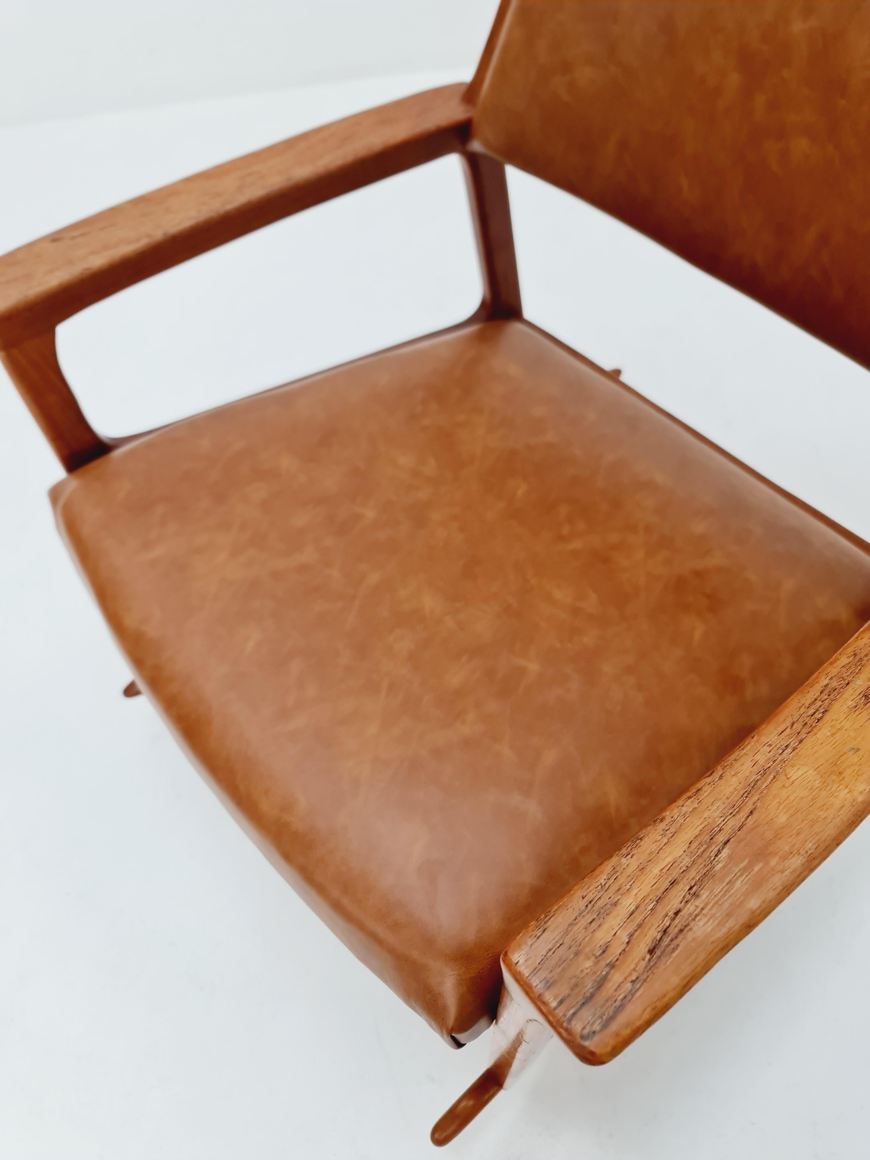 Rocking Chair en teck massif scandinave du milieu du siècle par Bröderna Andersson, 1960s 2