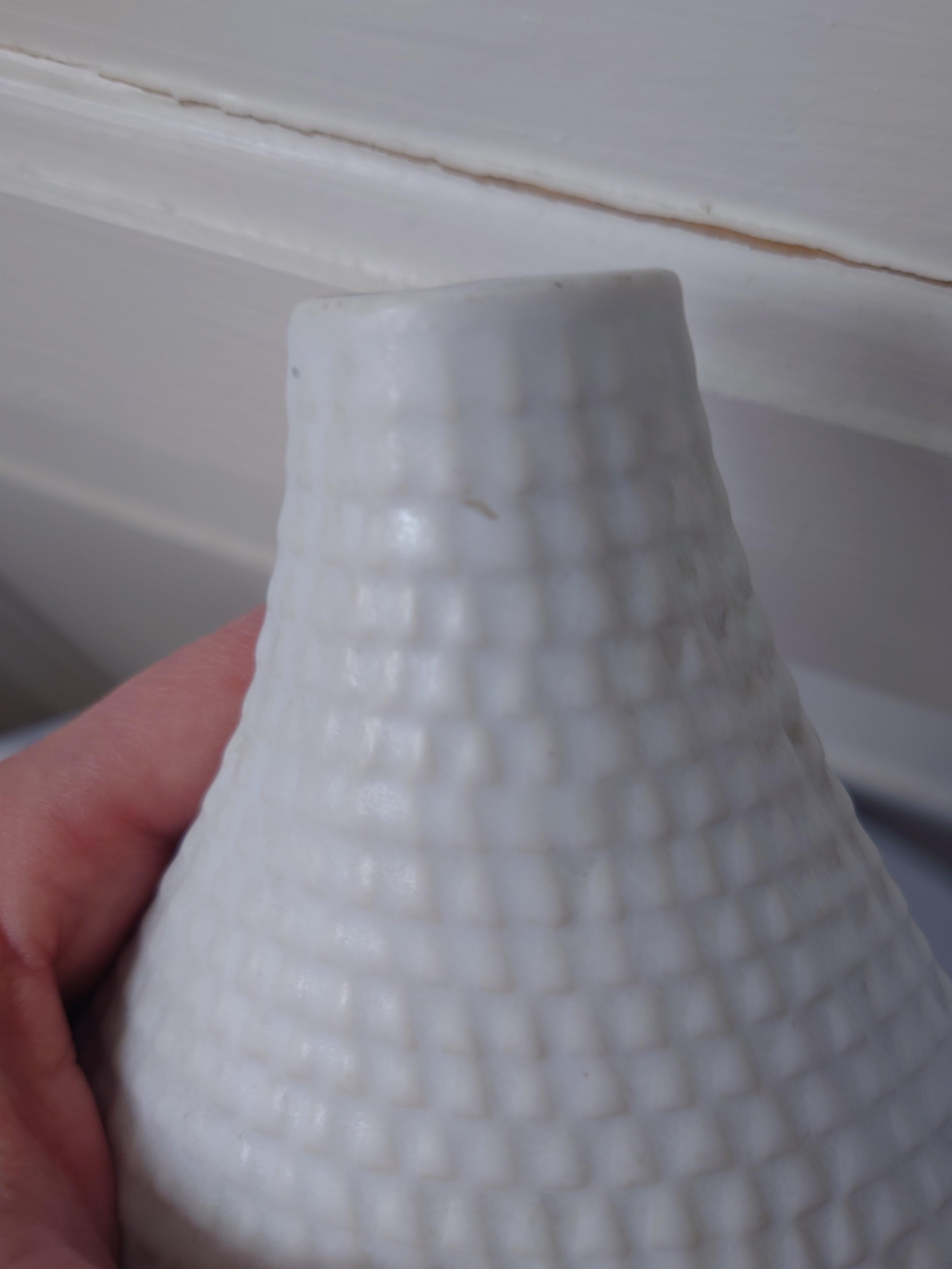 Vaso scandinavo di metà secolo Stig Lindberg Reptil bianco opaco in vendita 6
