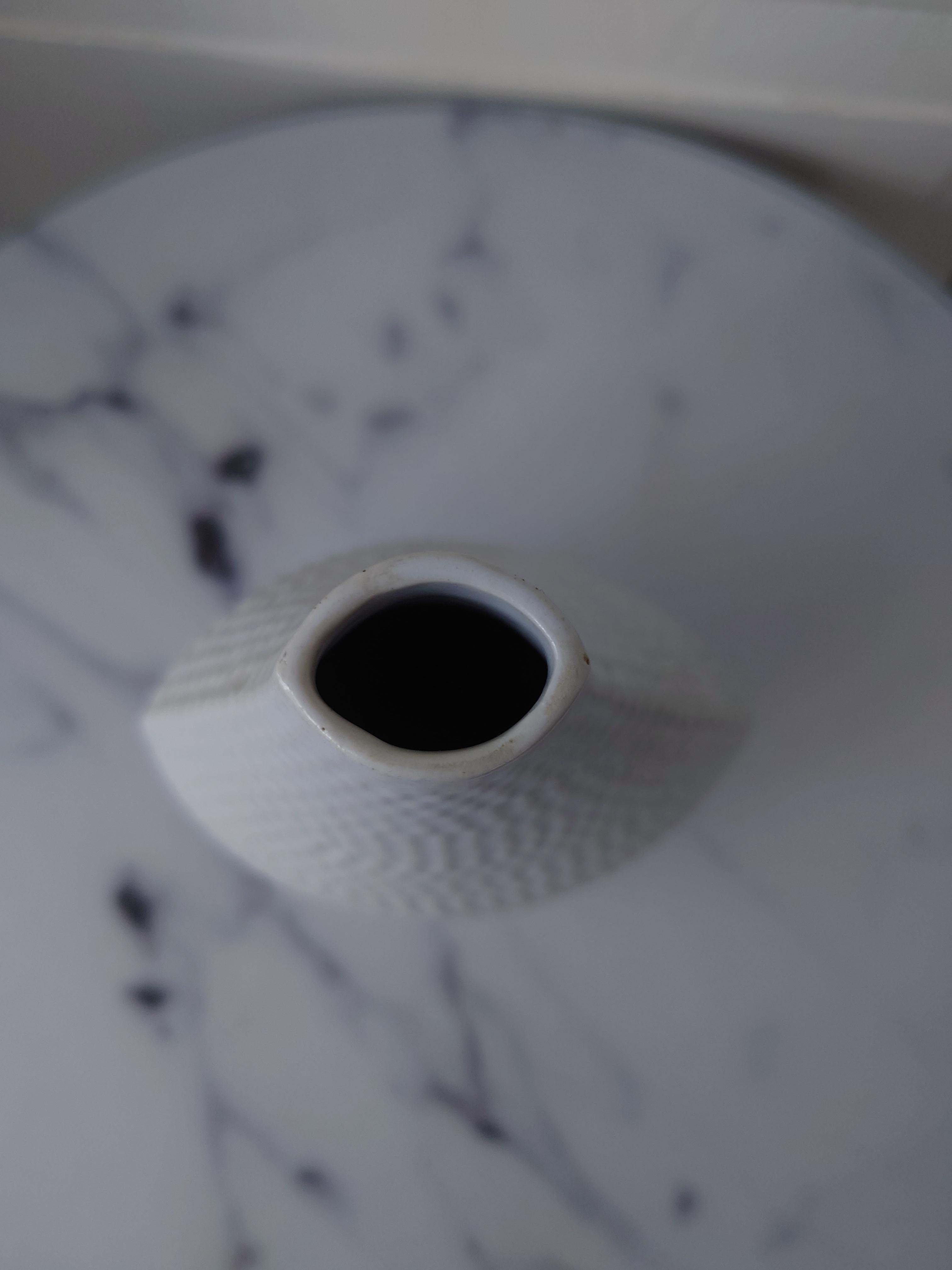 Ceramica Vaso scandinavo di metà secolo Stig Lindberg Reptil bianco opaco in vendita