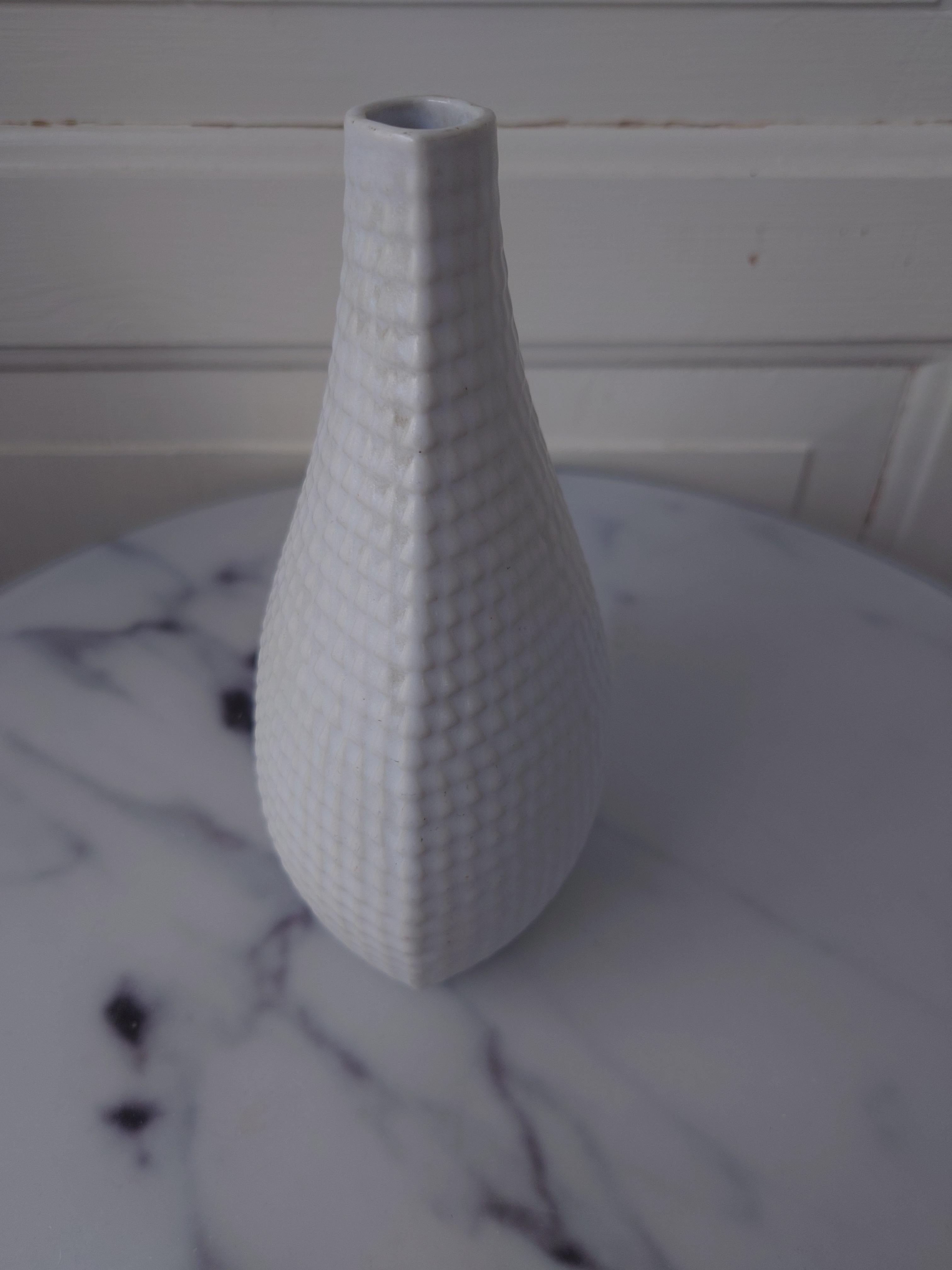Vaso scandinavo di metà secolo Stig Lindberg Reptil bianco opaco in vendita 1