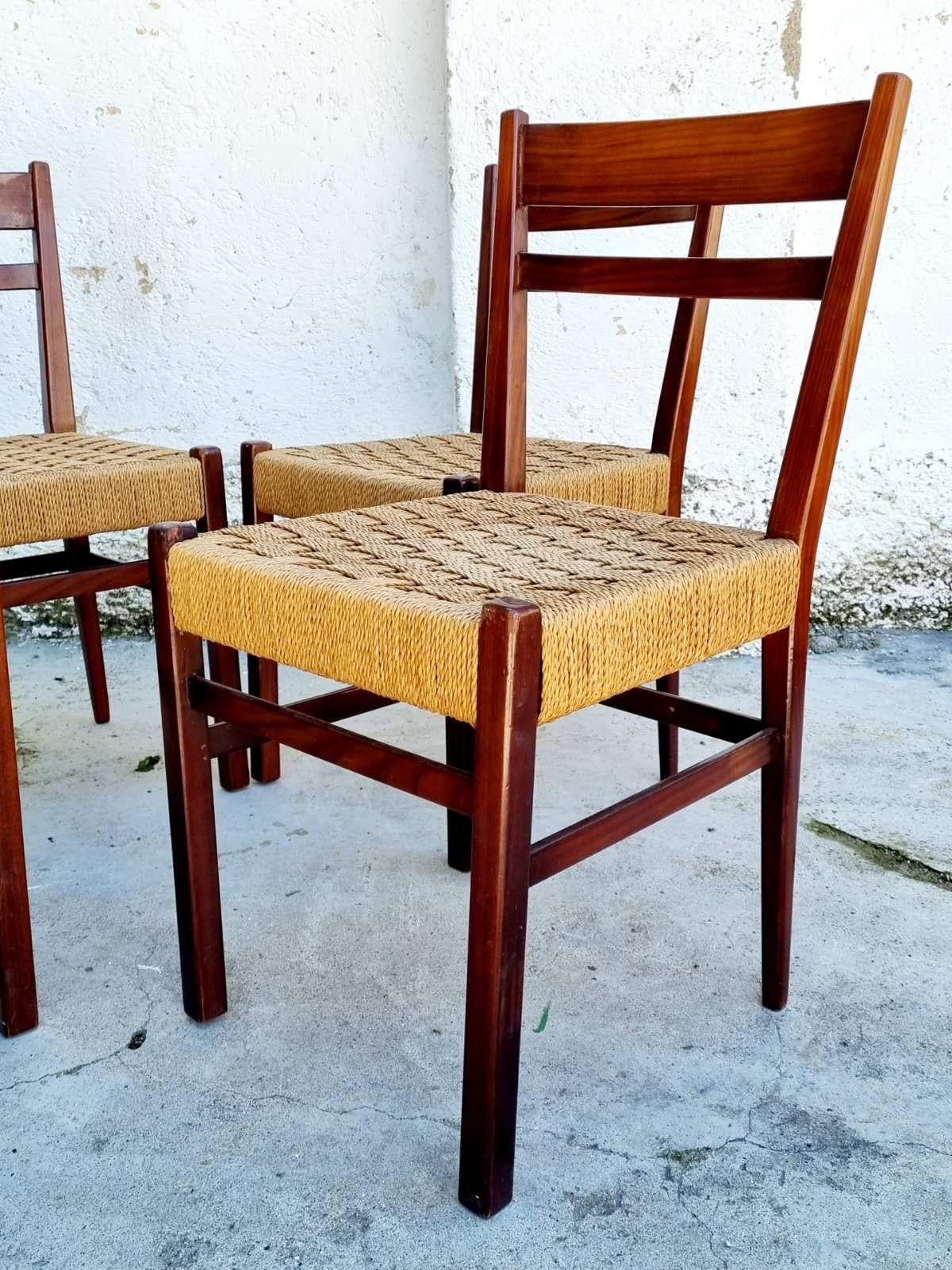 Mid-Century Scandinavian Style Dining Chairs, Italy, 1960s, Set of 4 For Sale 4