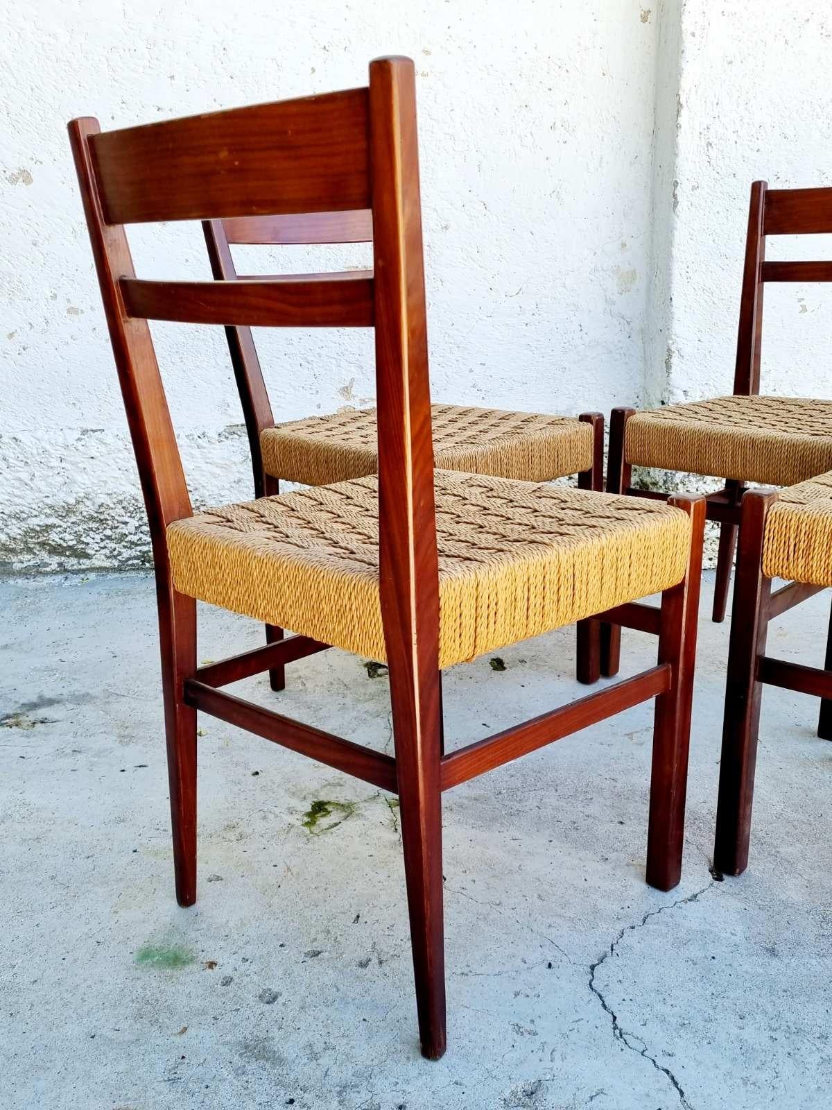 Mid-Century Scandinavian Style Dining Chairs, Italy, 1960s, Set of 4 For Sale 5