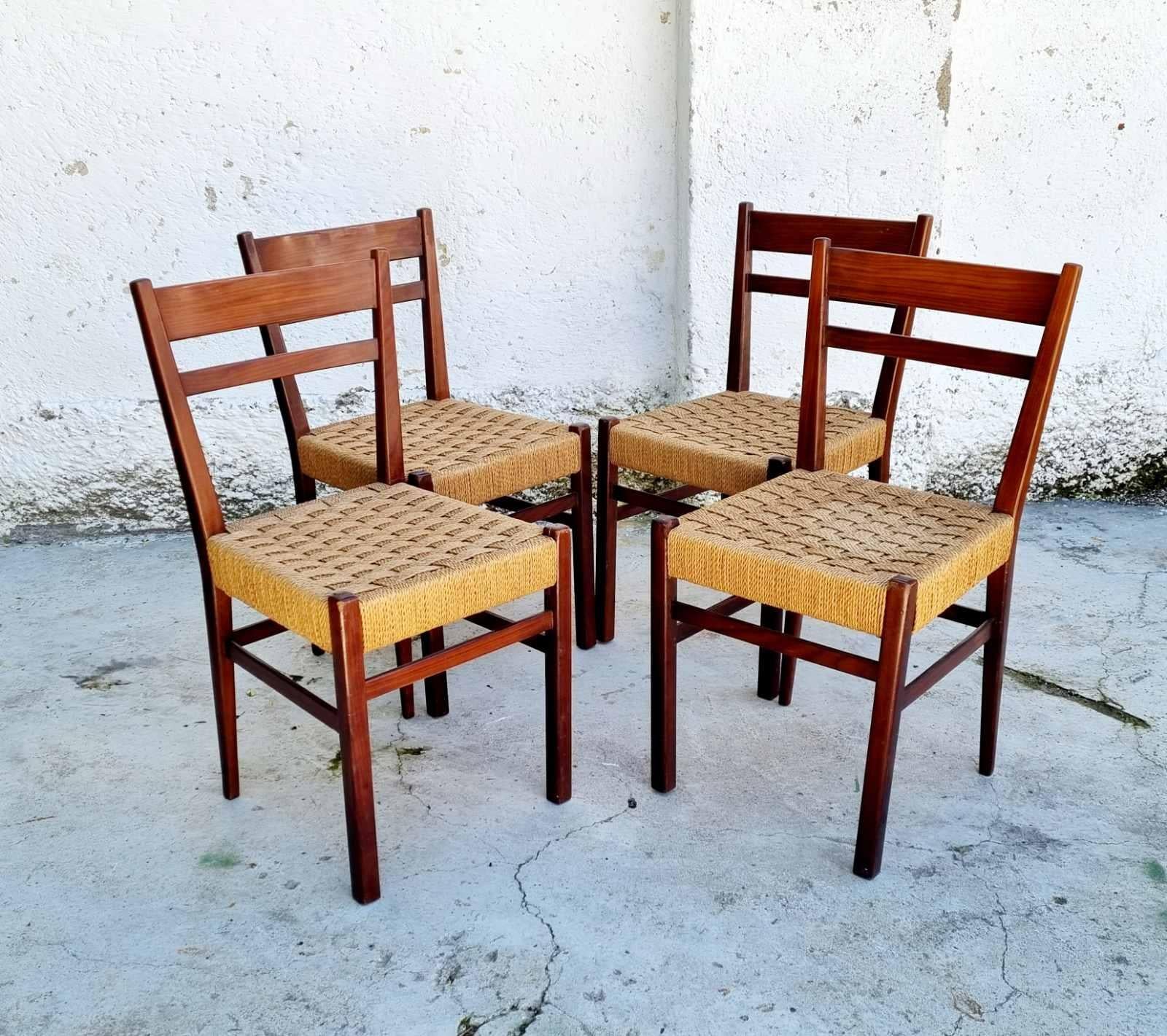 Mid-Century Scandinavian Style Dining Chairs, Italy, 1960s, Set of 4 For Sale 1