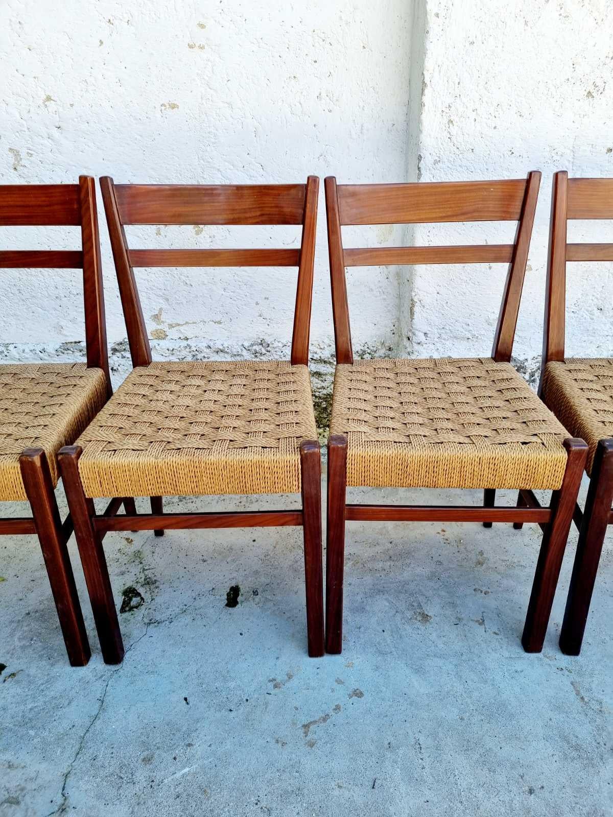 Mid-Century Scandinavian Style Dining Chairs, Italy, 1960s, Set of 4 For Sale 2