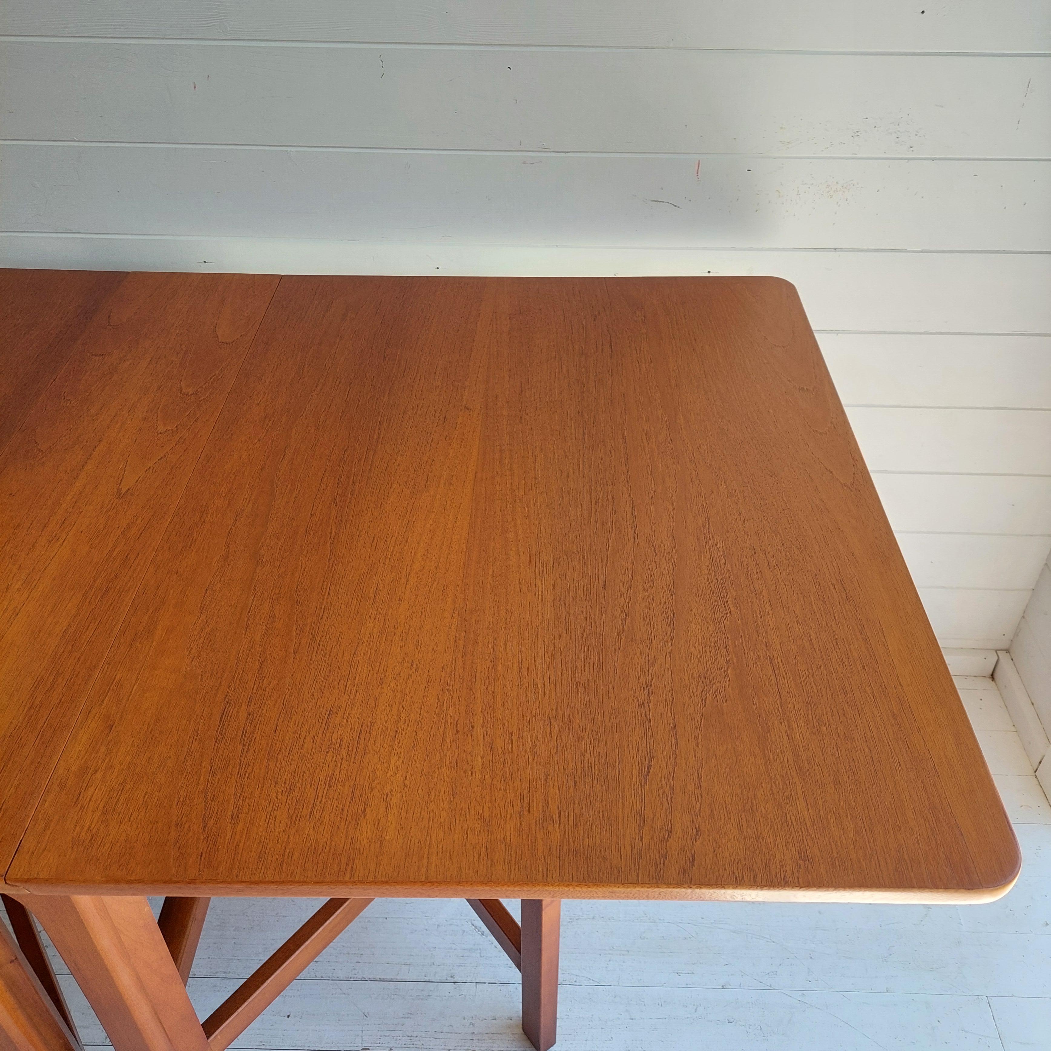 Mid Century Scandinavian Style Teak Drop Leaf Gate Leg Table By Jentique , 1960s 9