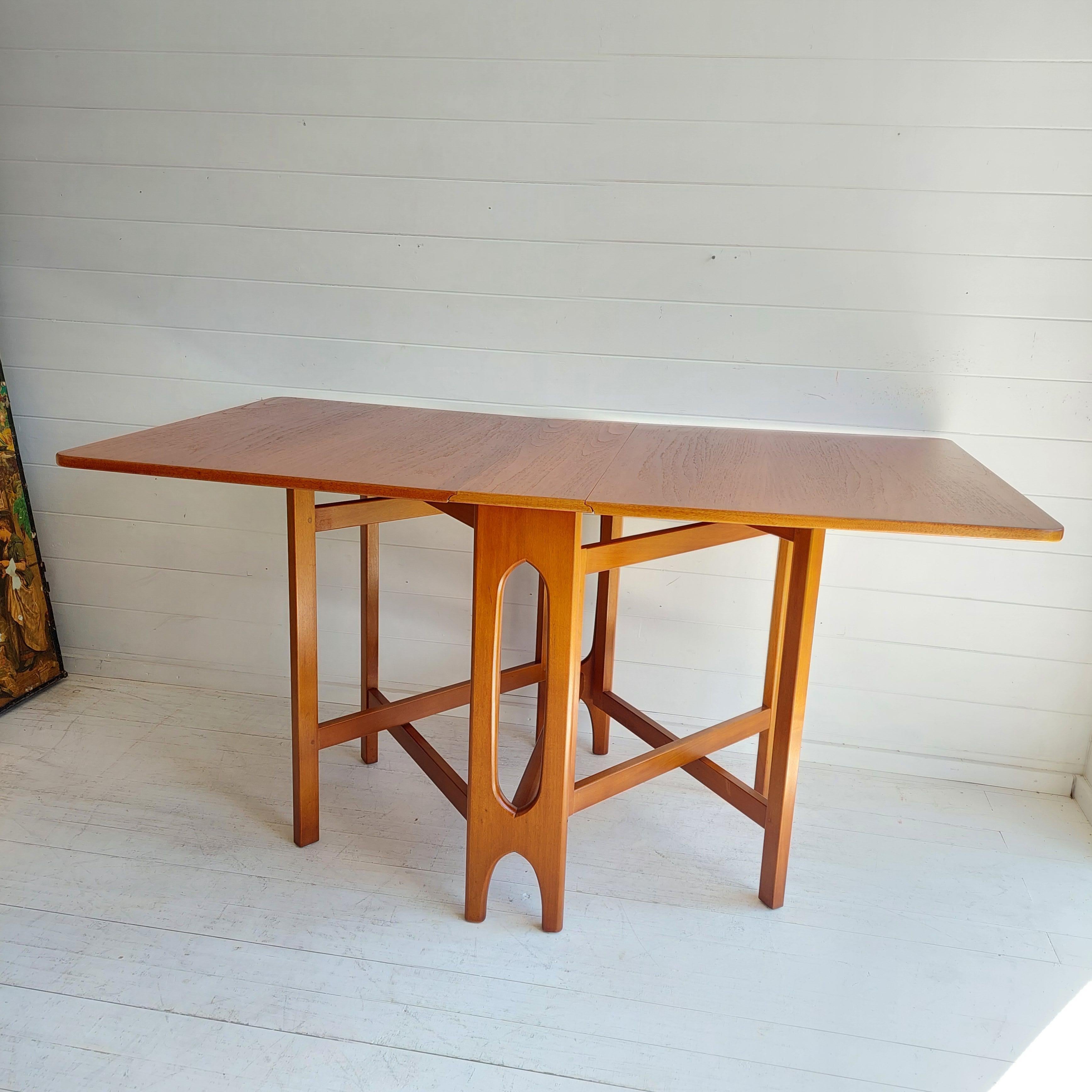 Mid Century Scandinavian Style Teak Drop Leaf Gate Leg Table By Jentique , 1960s 10