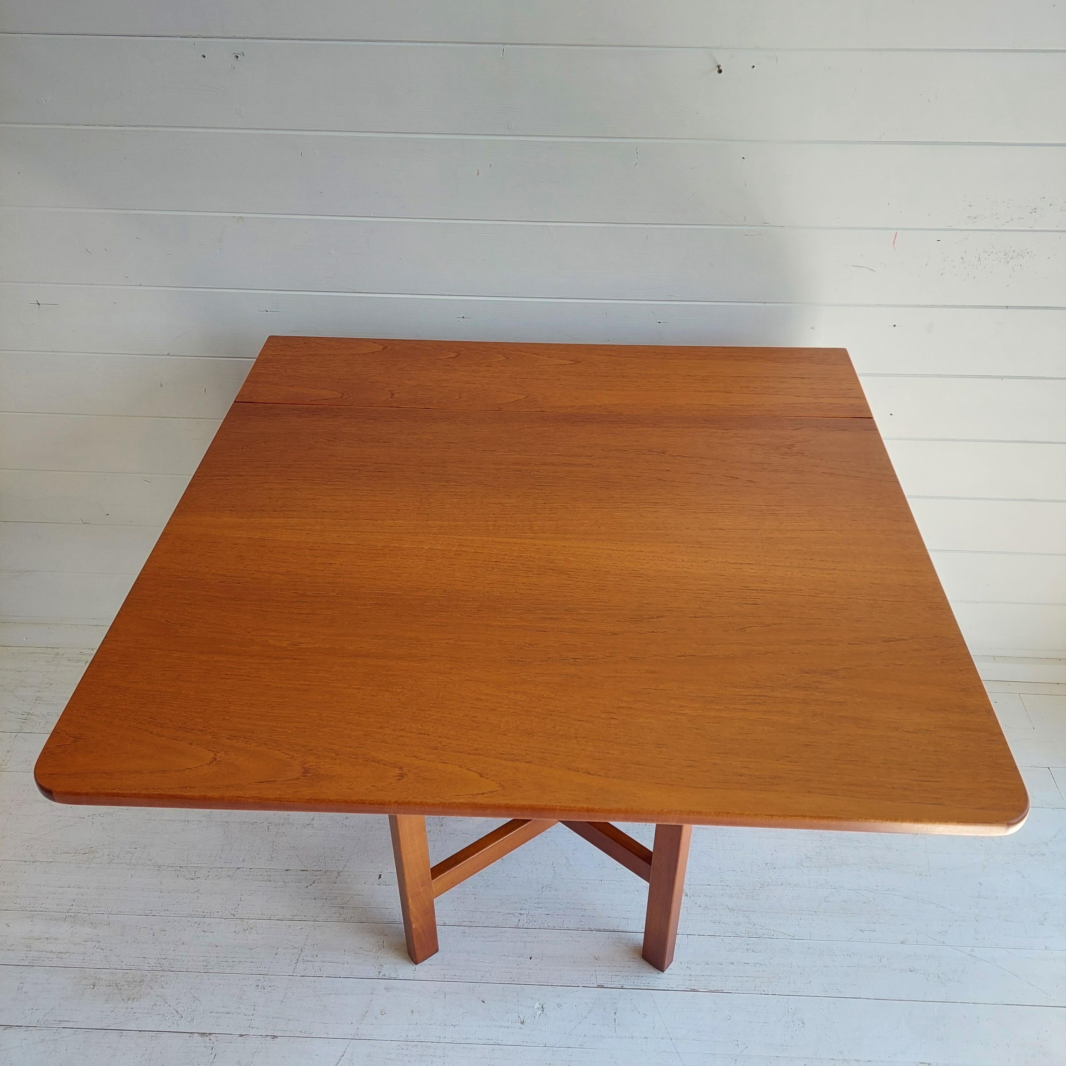 Mid Century Scandinavian Style Teak Drop Leaf Gate Leg Table By Jentique , 1960s 1