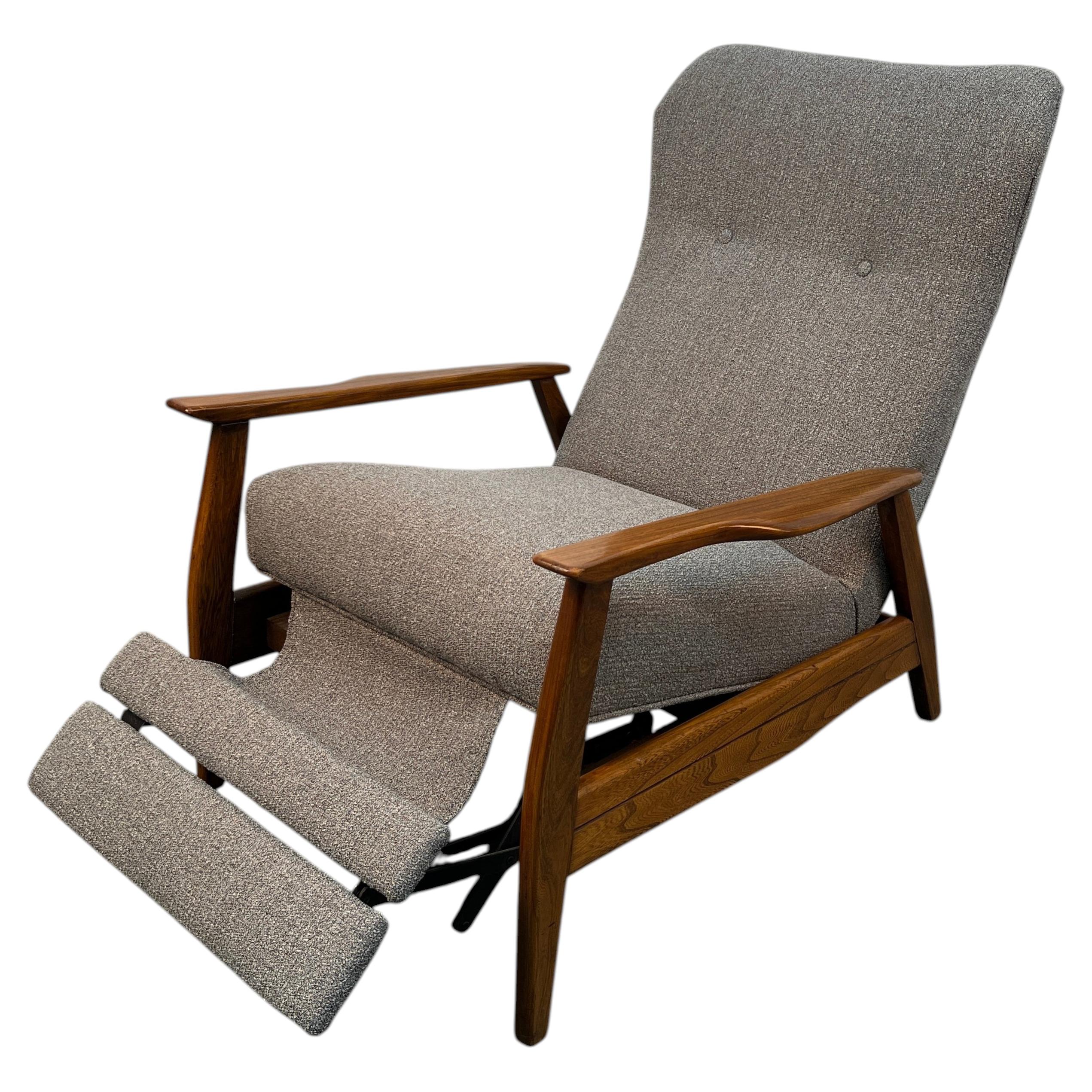 Fauteuil inclinable en noyer, style scandinave du milieu du siècle