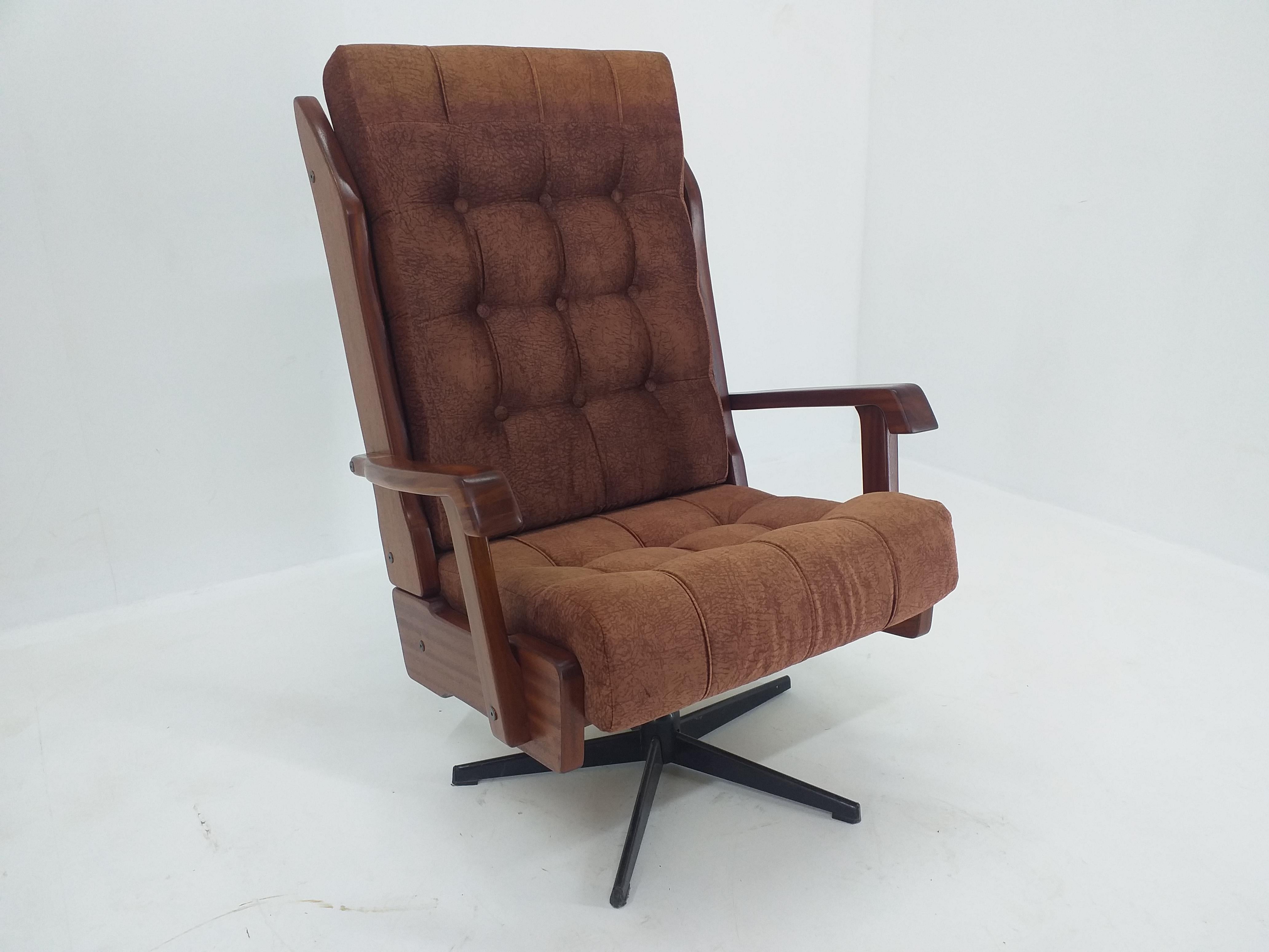 Veneer Midcentury Scandinavian Swivel Armchair, Norway, 1970s For Sale